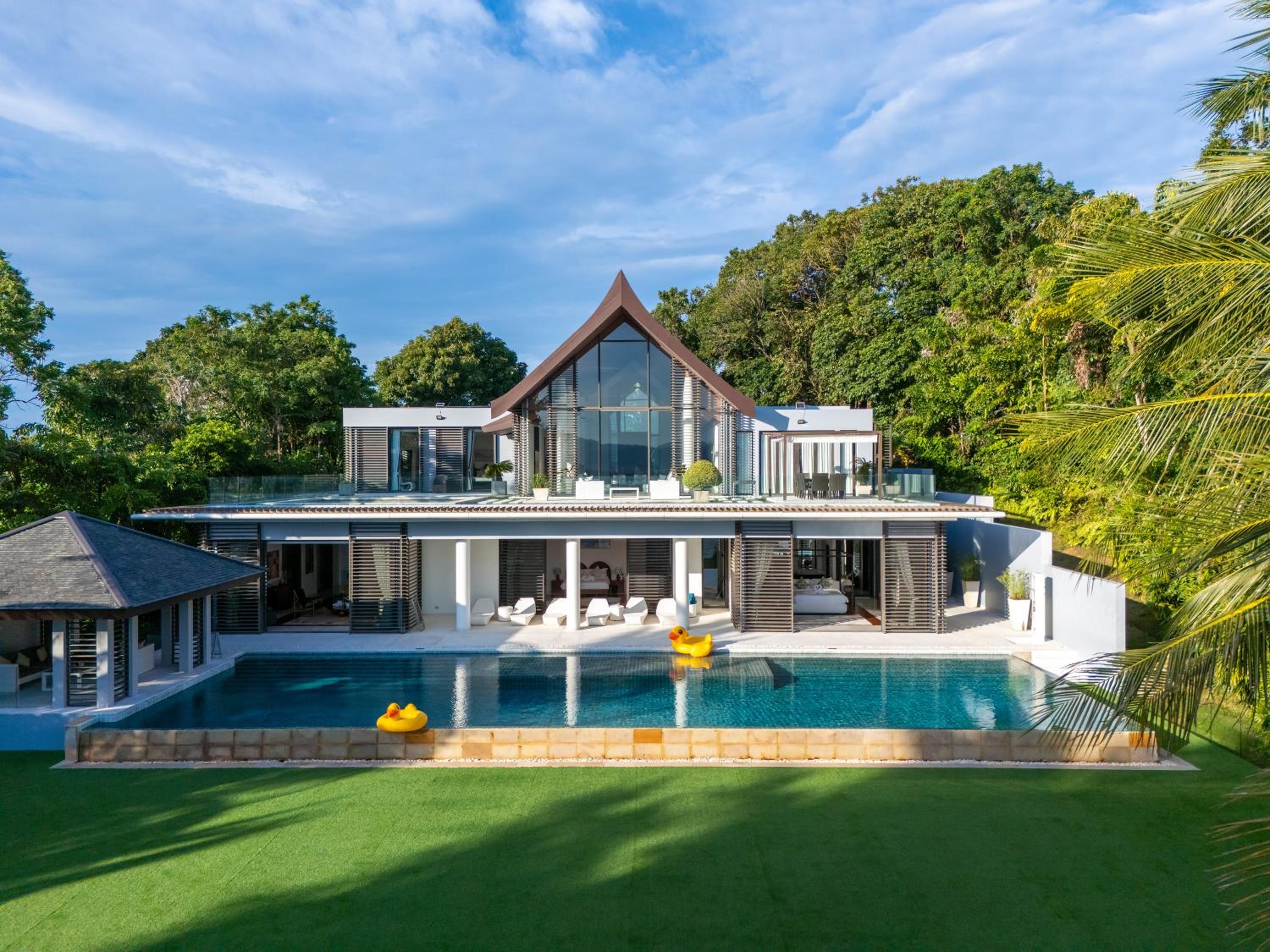 Villa Serenity -30 meter Pool & 6 Bedroom with Cinema Room and Gym