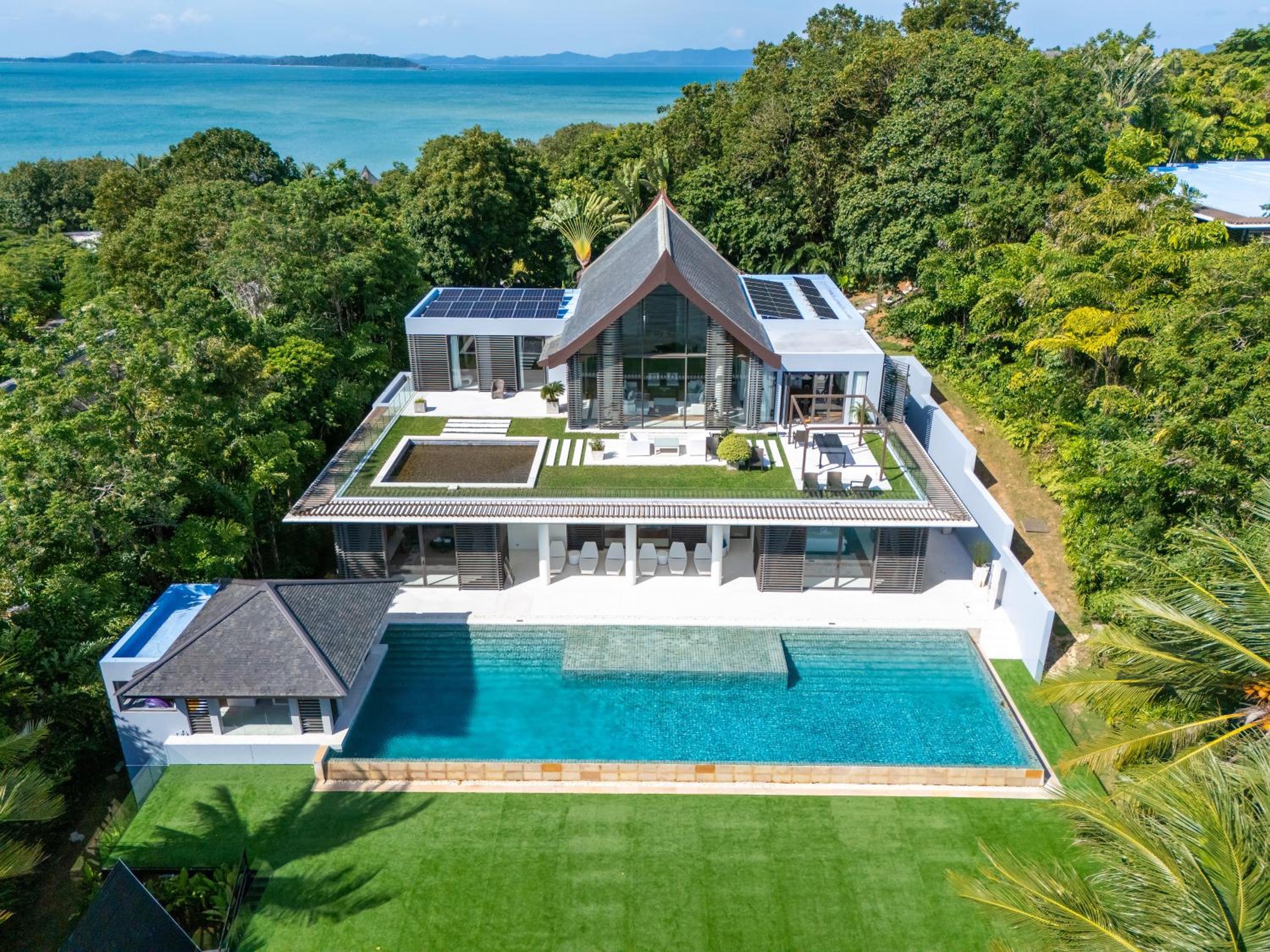 Villa Serenity -30 meter Pool & 6 Bedroom with Cinema Room and Gym