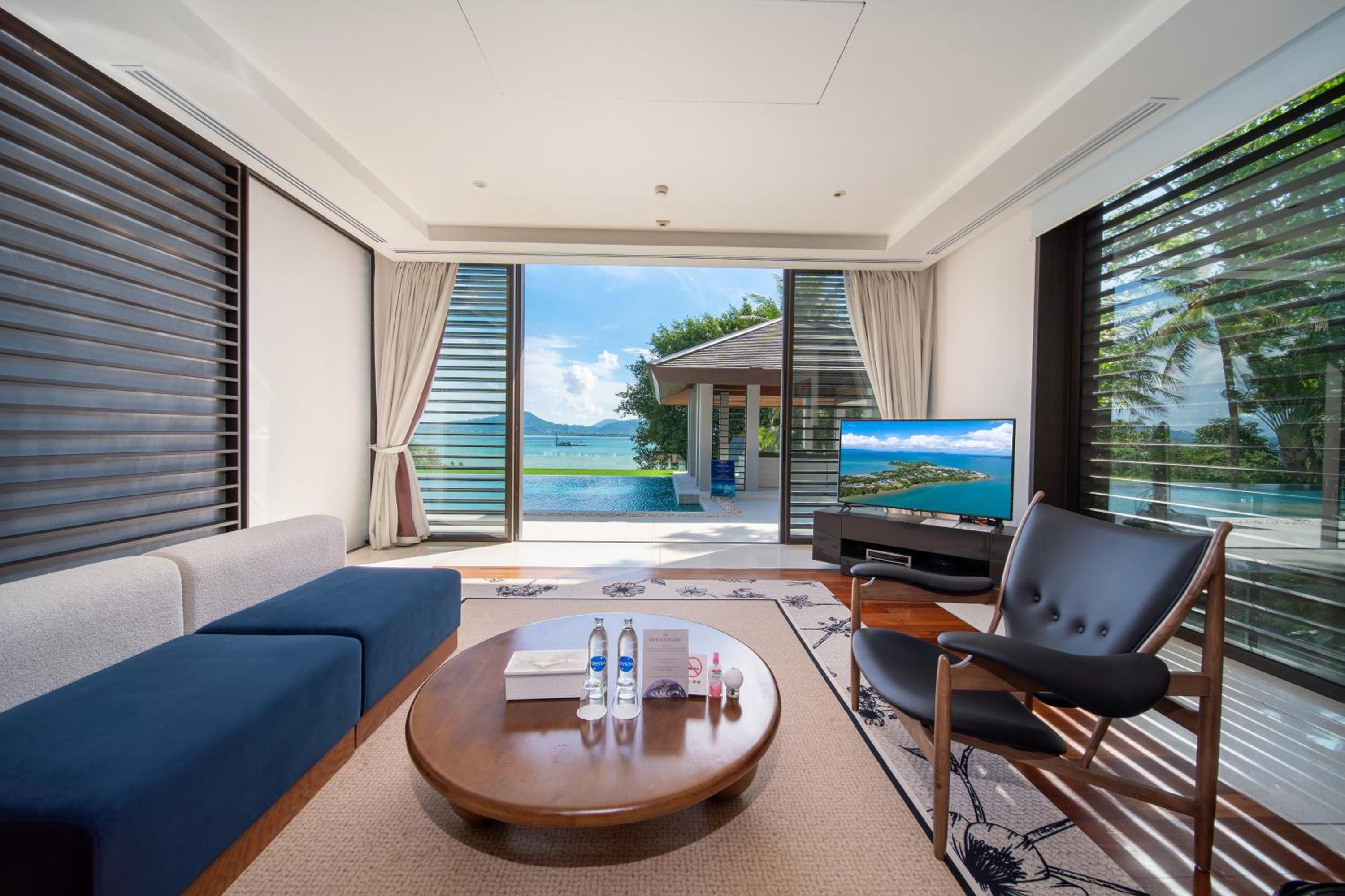 Villa Serenity -30 meter Pool & 6 Bedroom with Cinema Room and Gym