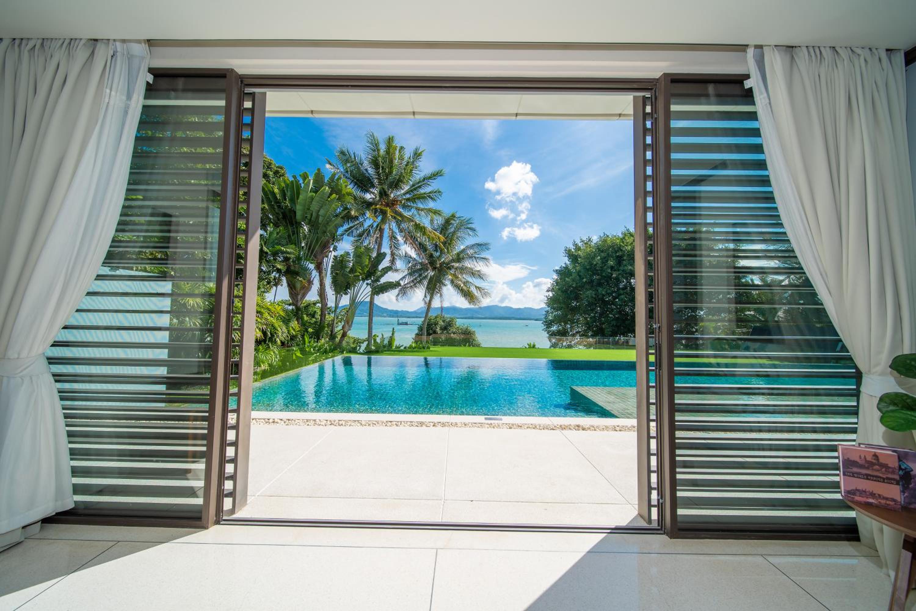 Villa Serenity -30 meter Pool & 6 Bedroom with Cinema Room and Gym