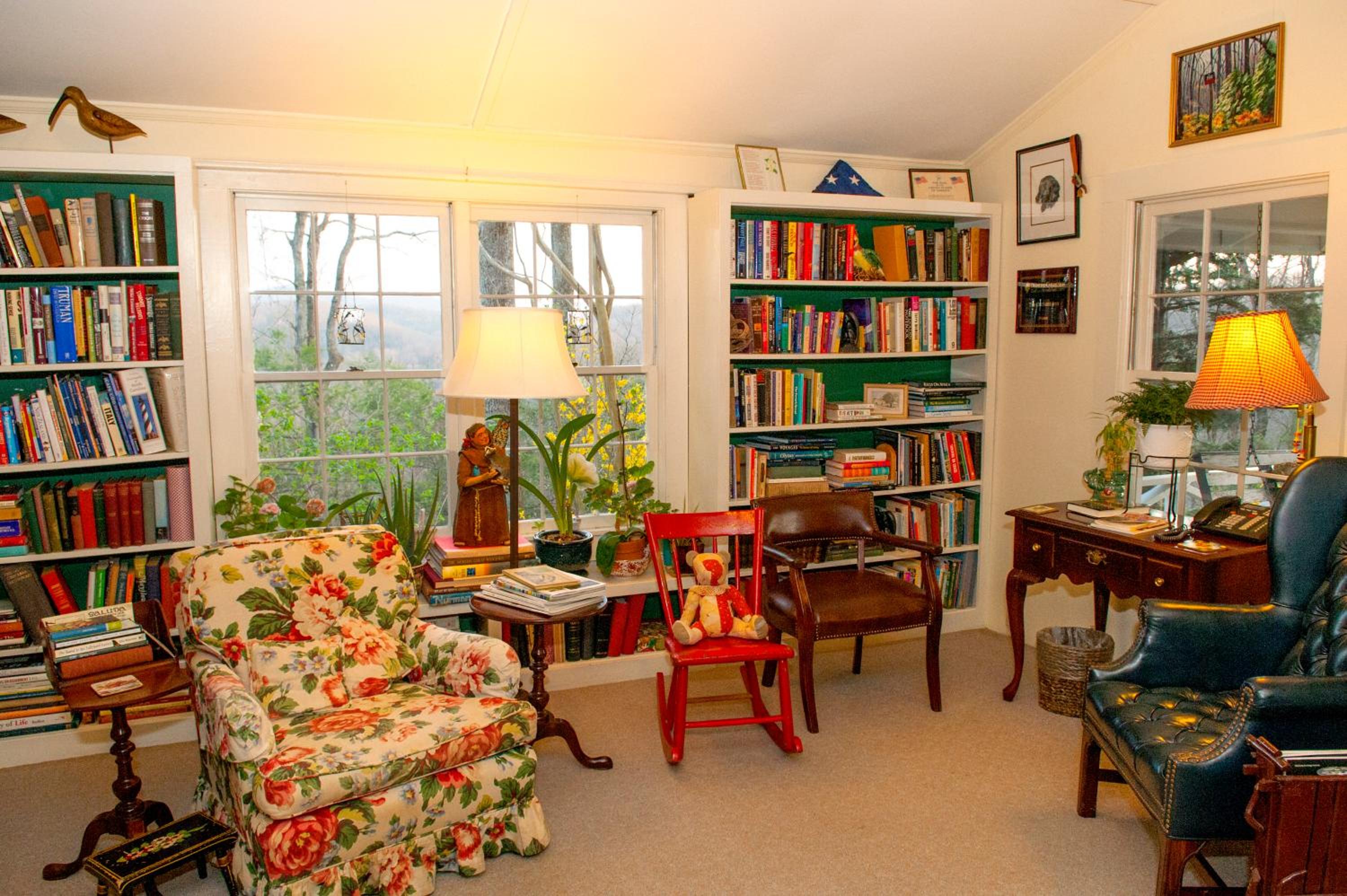 Orchard Inn - Property Image 1