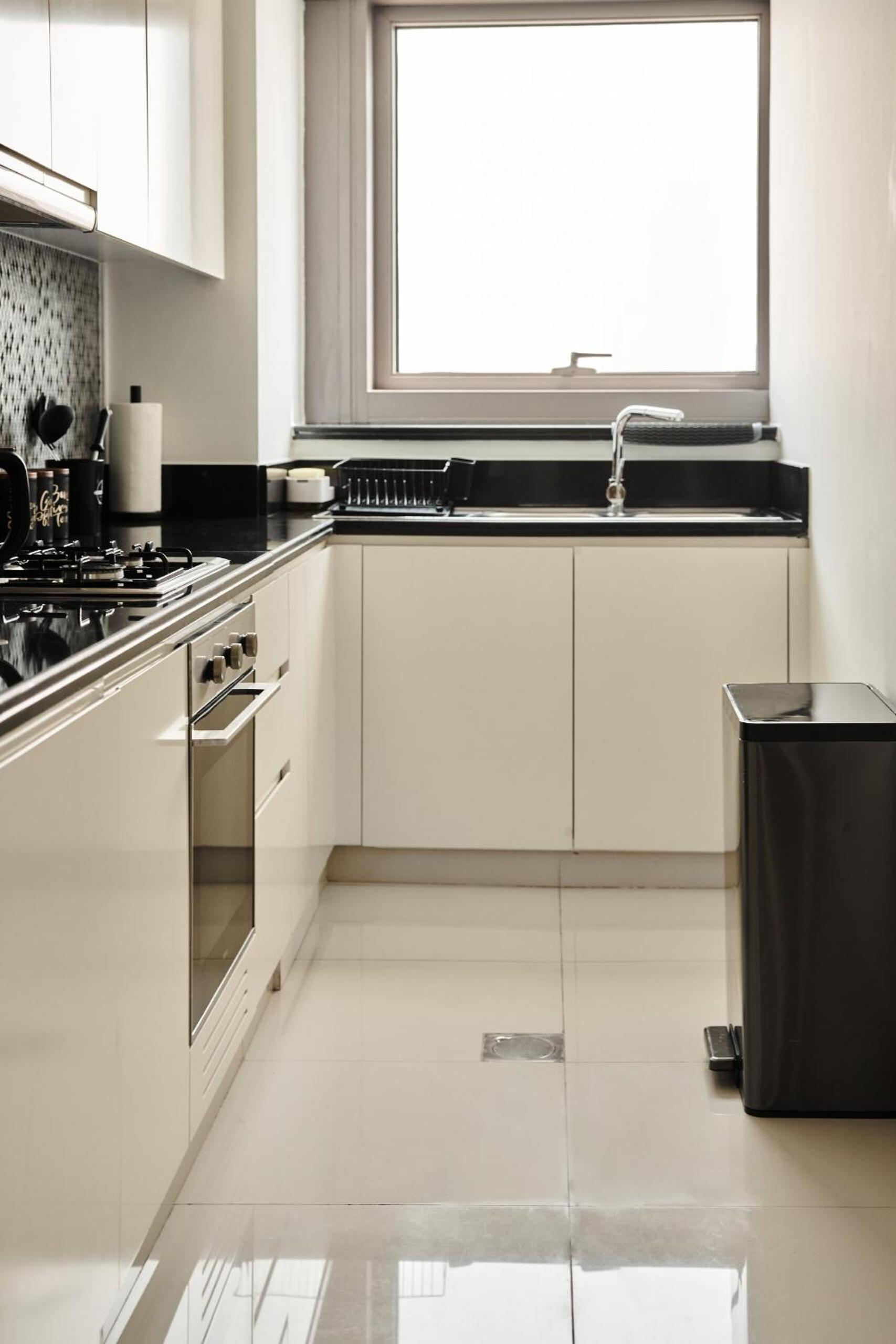 Luxury 49th Floor 2BR Corner Apt with Burj Khalifa View and Infinity Pool Access