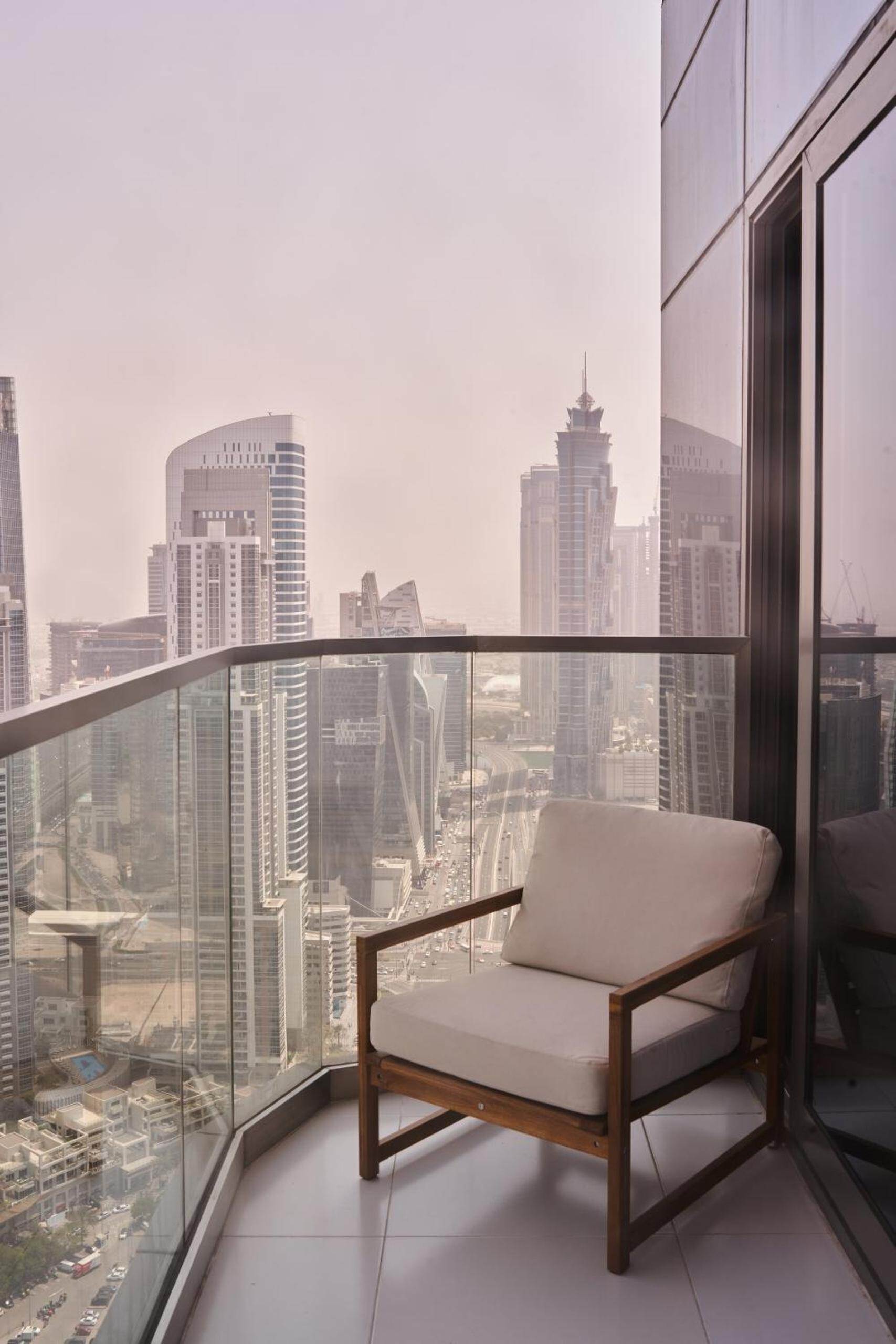 Luxury 49th Floor 2BR Corner Apt with Burj Khalifa View and Infinity Pool Access