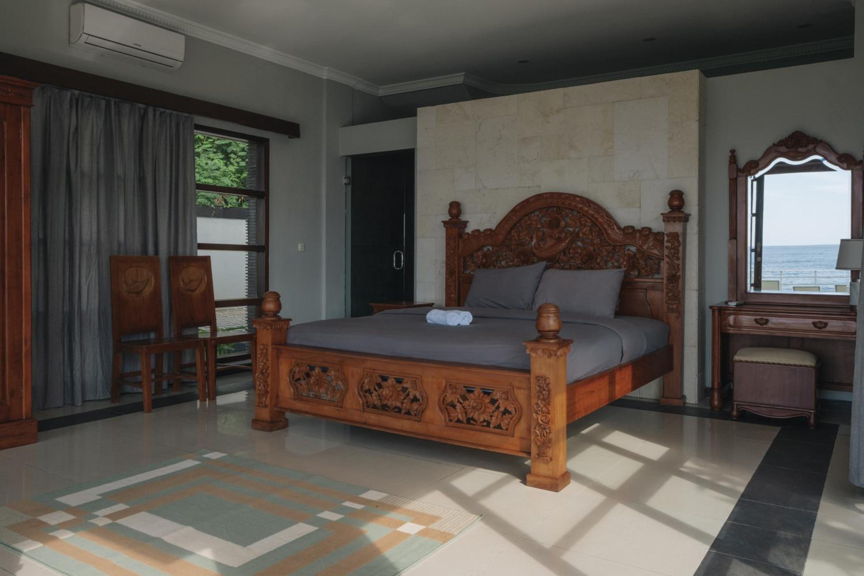 Blue Marlin 6-BR Villa Singaraja Bali