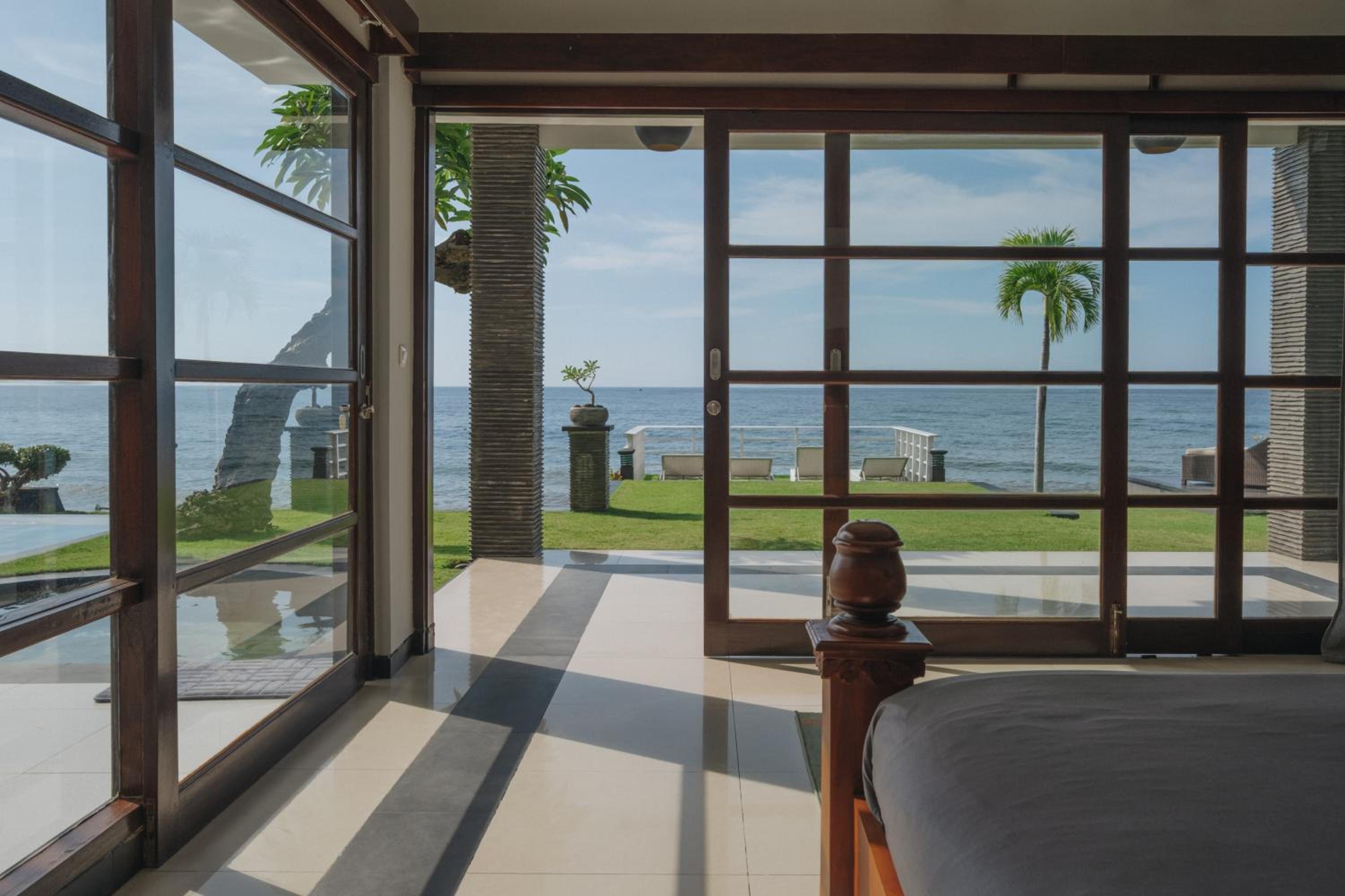 Blue Marlin 6-BR Villa Singaraja Bali