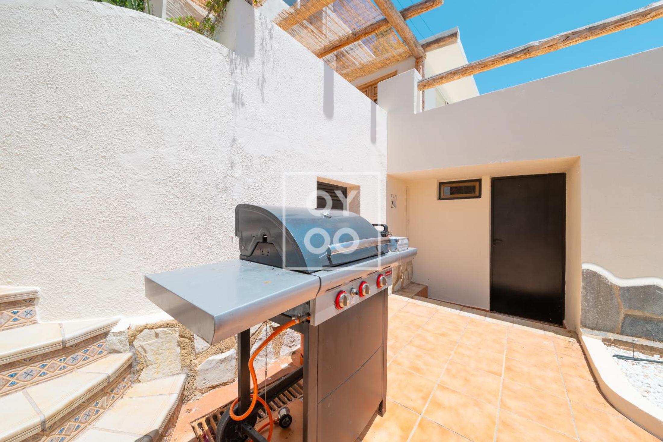 Villa Tutti sur Mer - boho style - private heated pool - mountain views - by Oyoostays