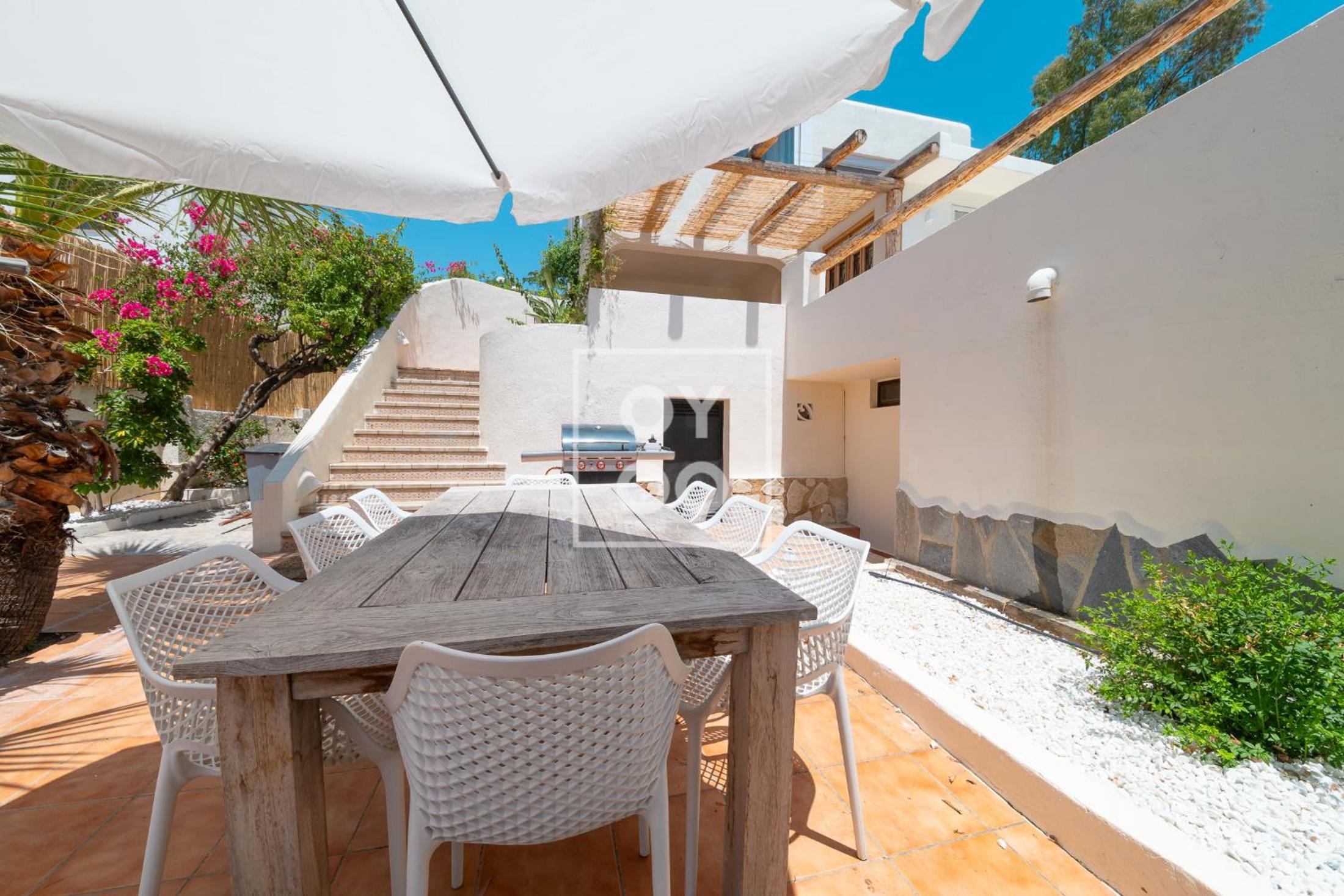 Villa Tutti sur Mer - boho style - private heated pool - mountain views - by Oyoostays