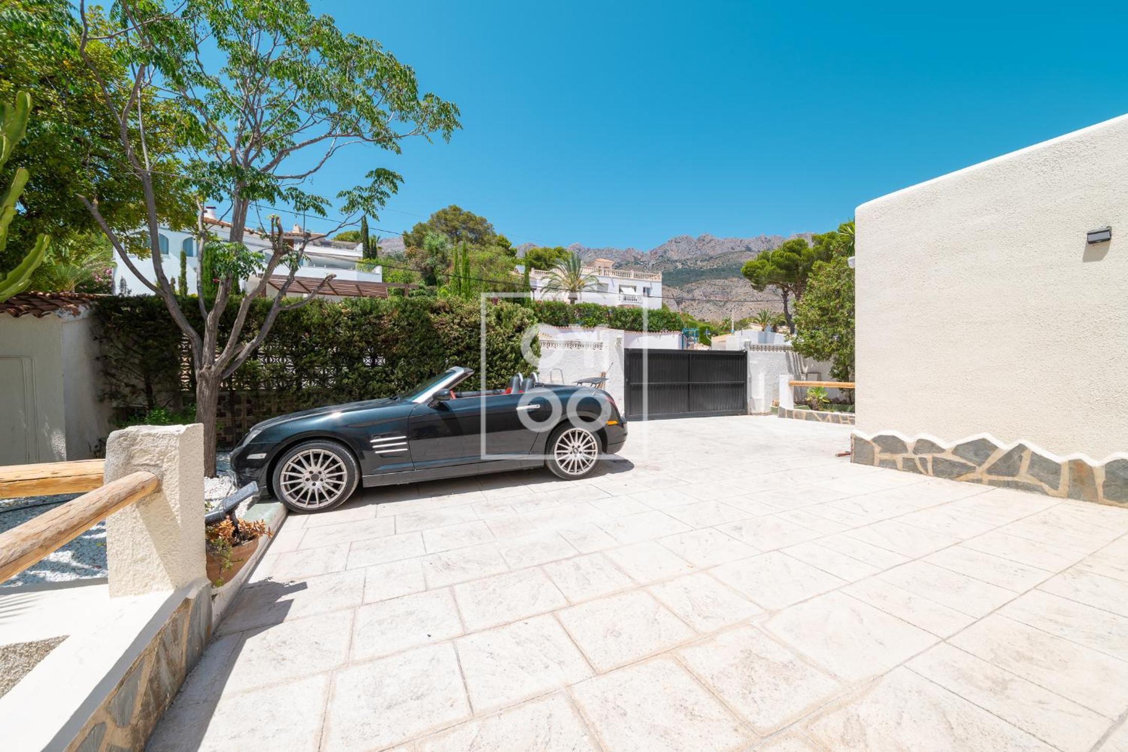 Villa Tutti sur Mer - boho style - private heated pool - mountain views - by Oyoostays