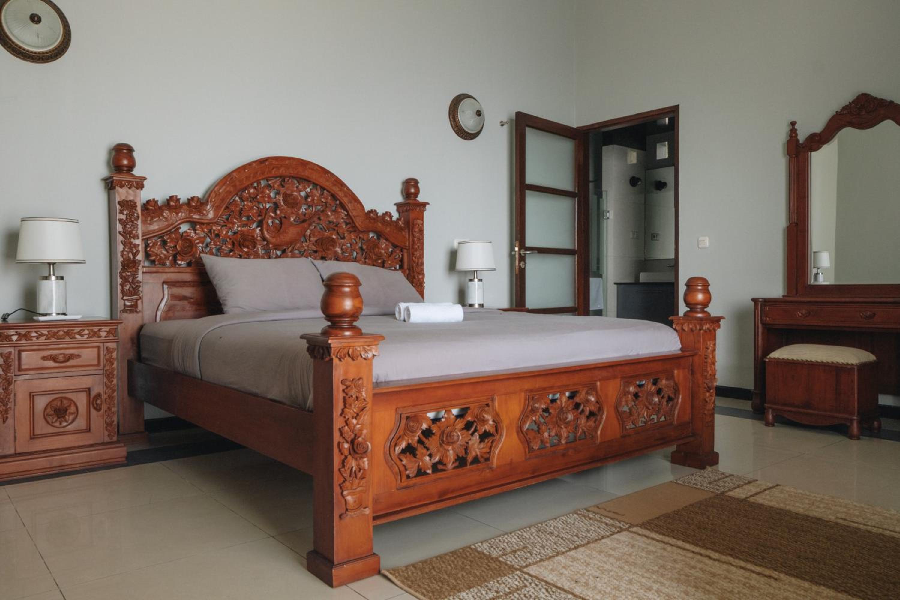 Blue Marlin 6-BR Villa Singaraja Bali