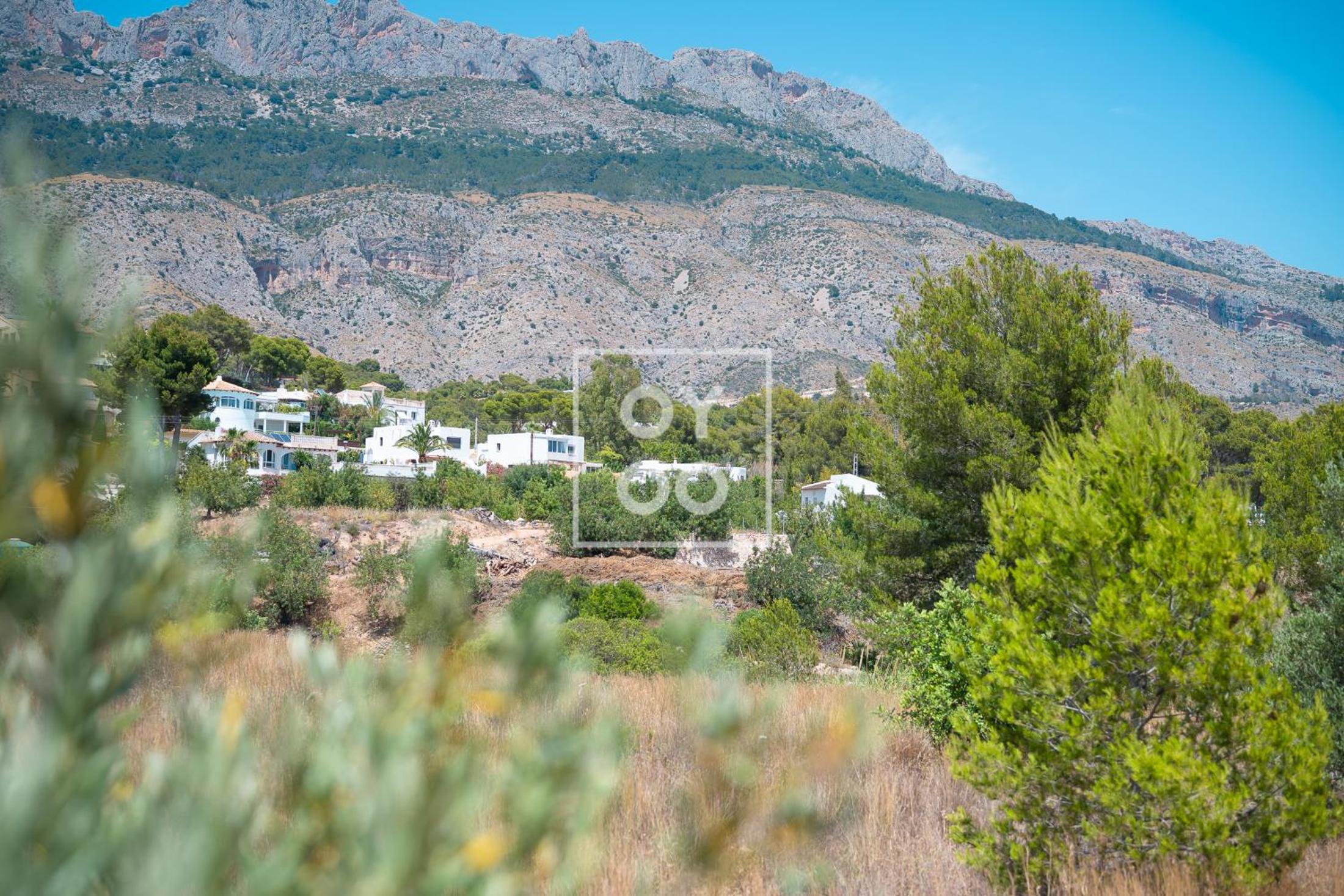 Villa Tutti sur Mer - boho style - private heated pool - mountain views - by Oyoostays