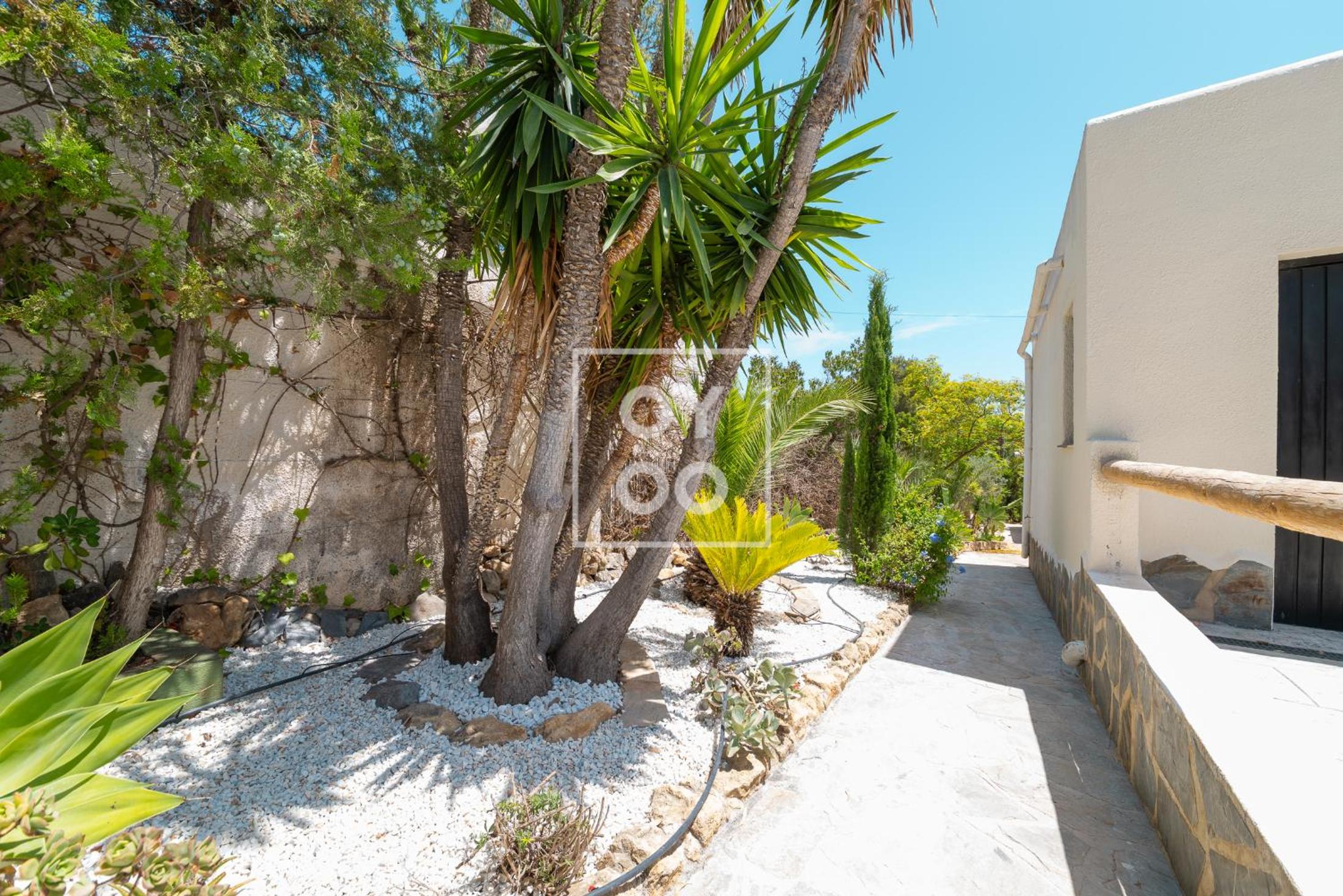 Villa Tutti sur Mer - boho style - private heated pool - mountain views - by Oyoostays