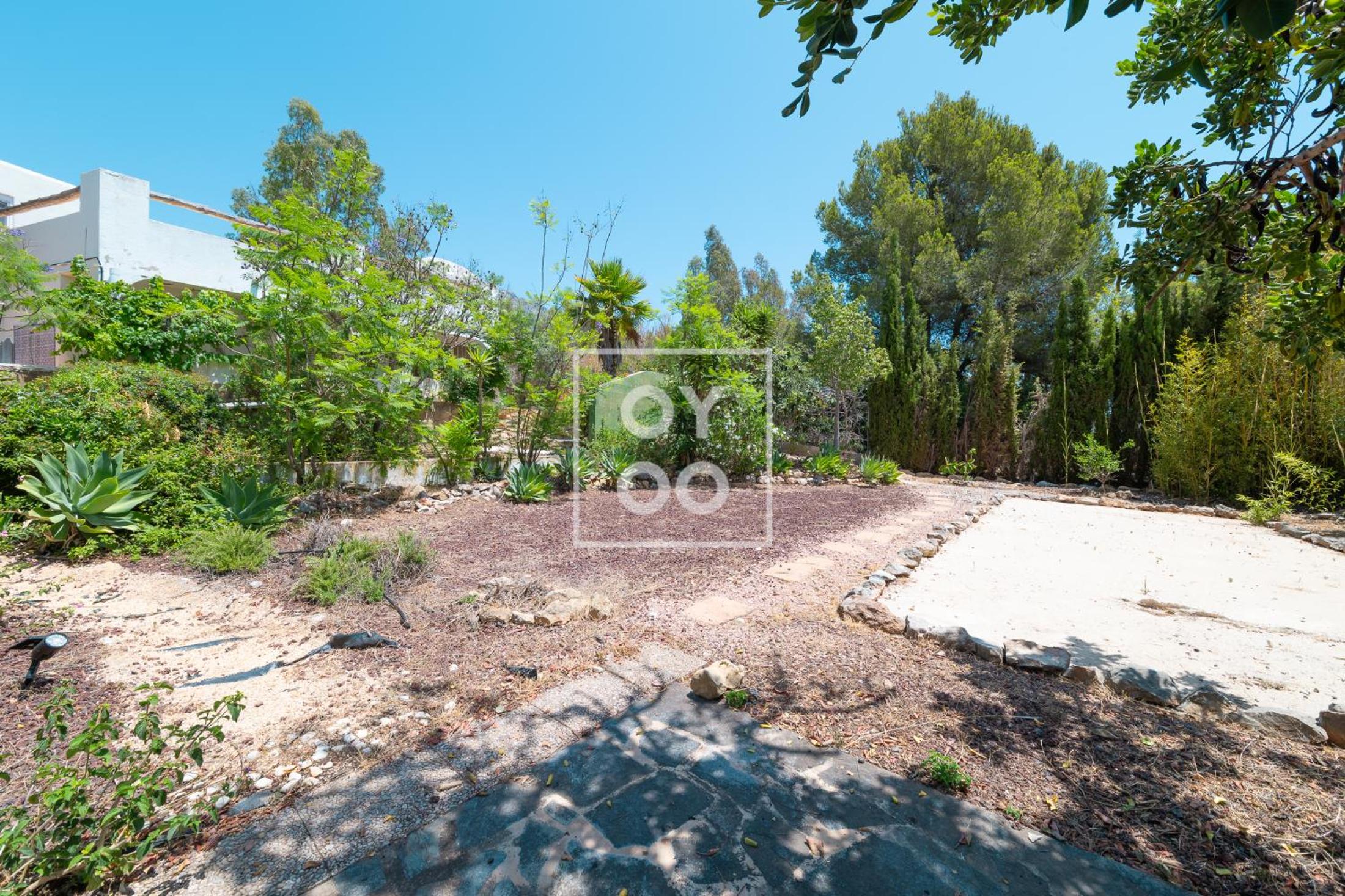 Villa Tutti sur Mer - boho style - private heated pool - mountain views - by Oyoostays