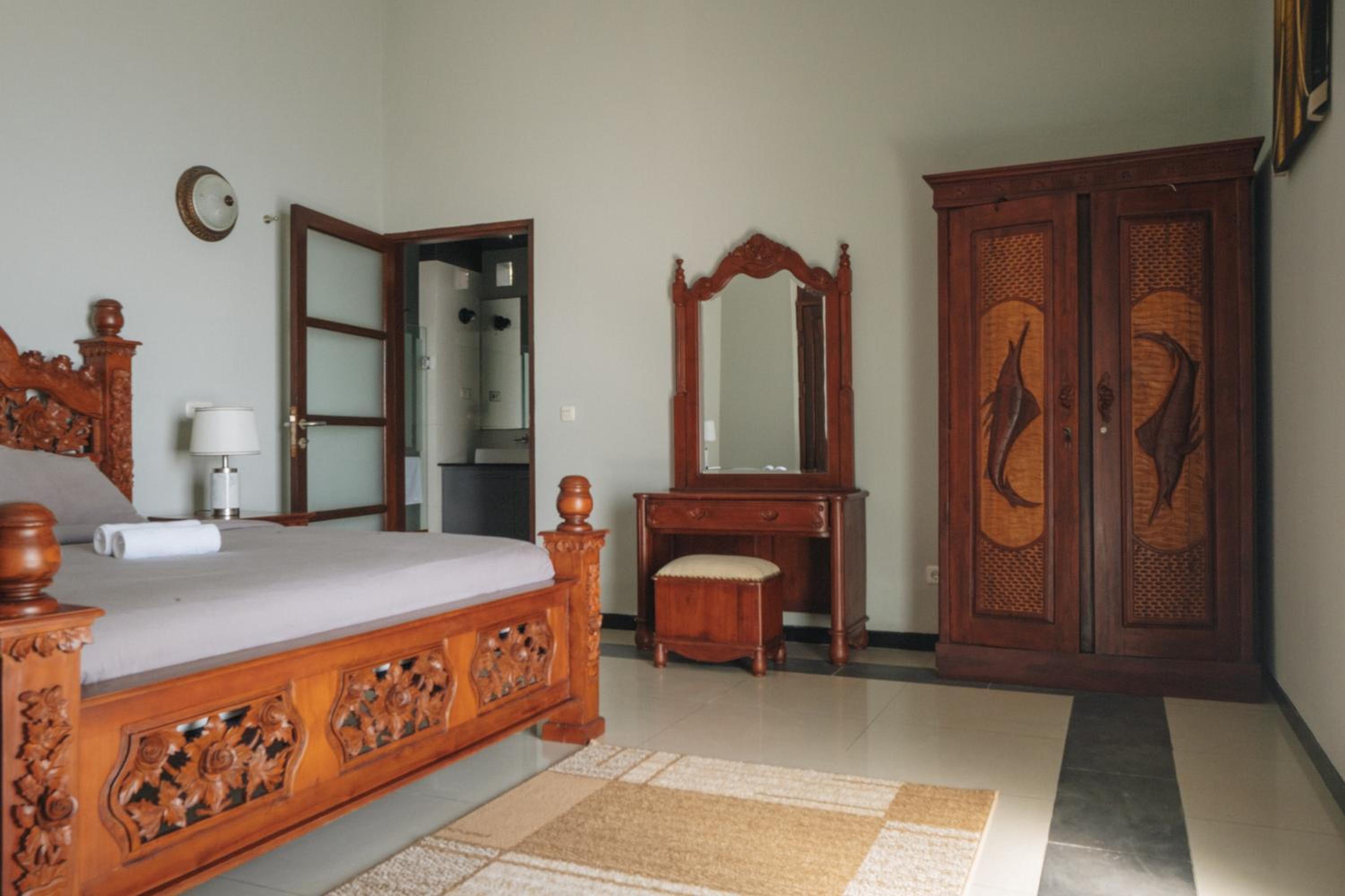 Blue Marlin 6-BR Villa Singaraja Bali