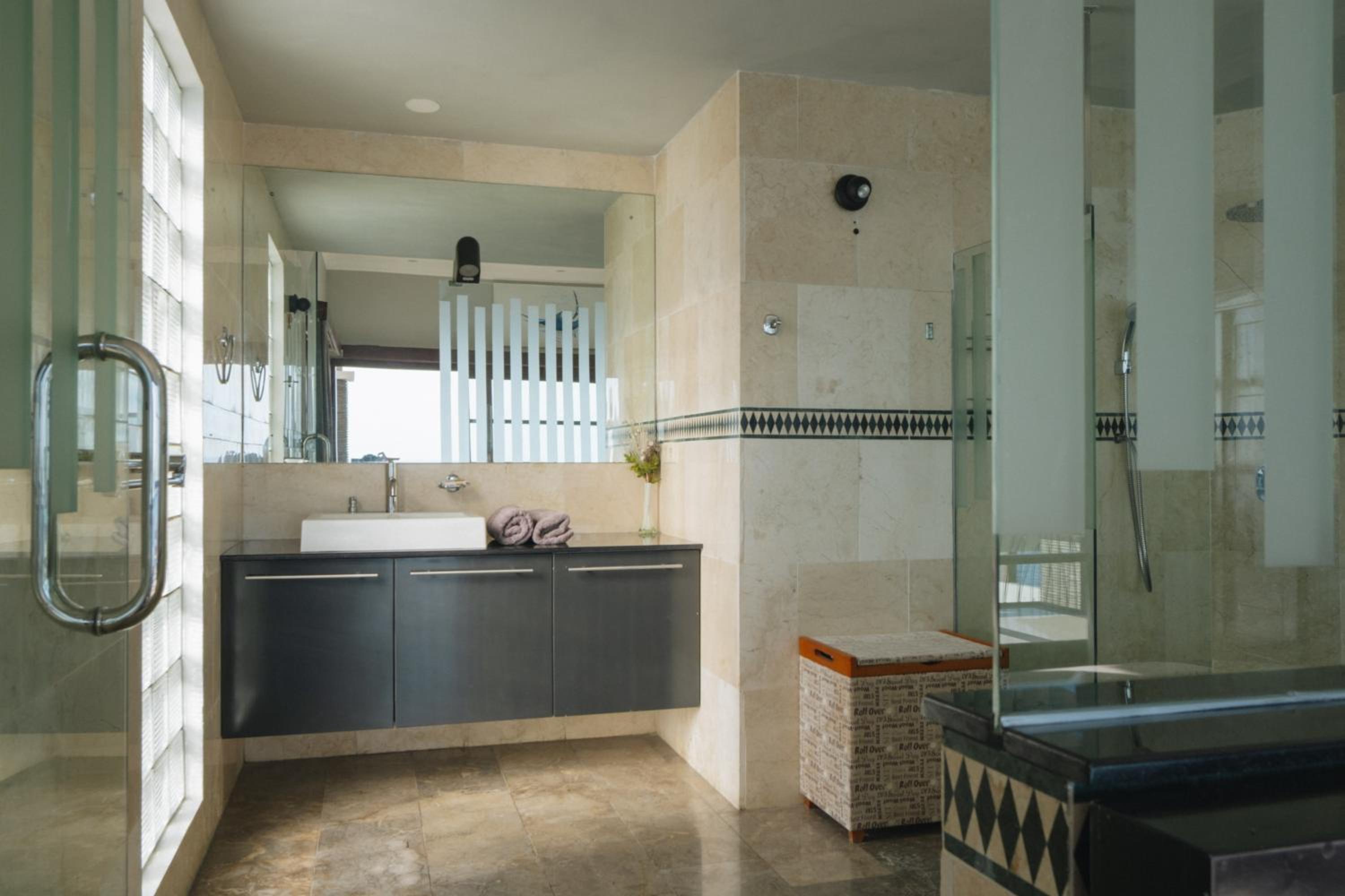 Blue Marlin 6-BR Villa Singaraja Bali