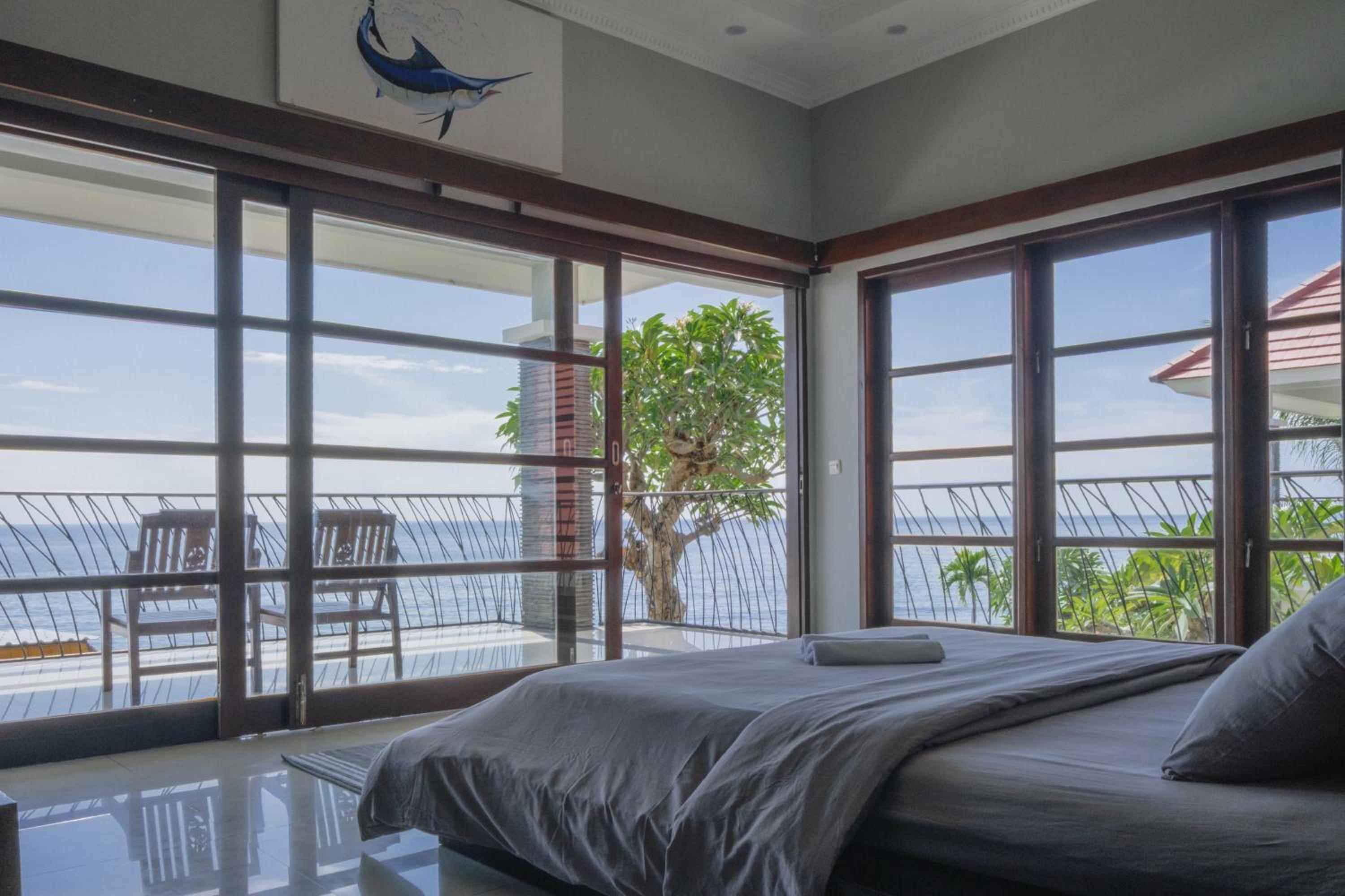 Blue Marlin 6-BR Villa Singaraja Bali
