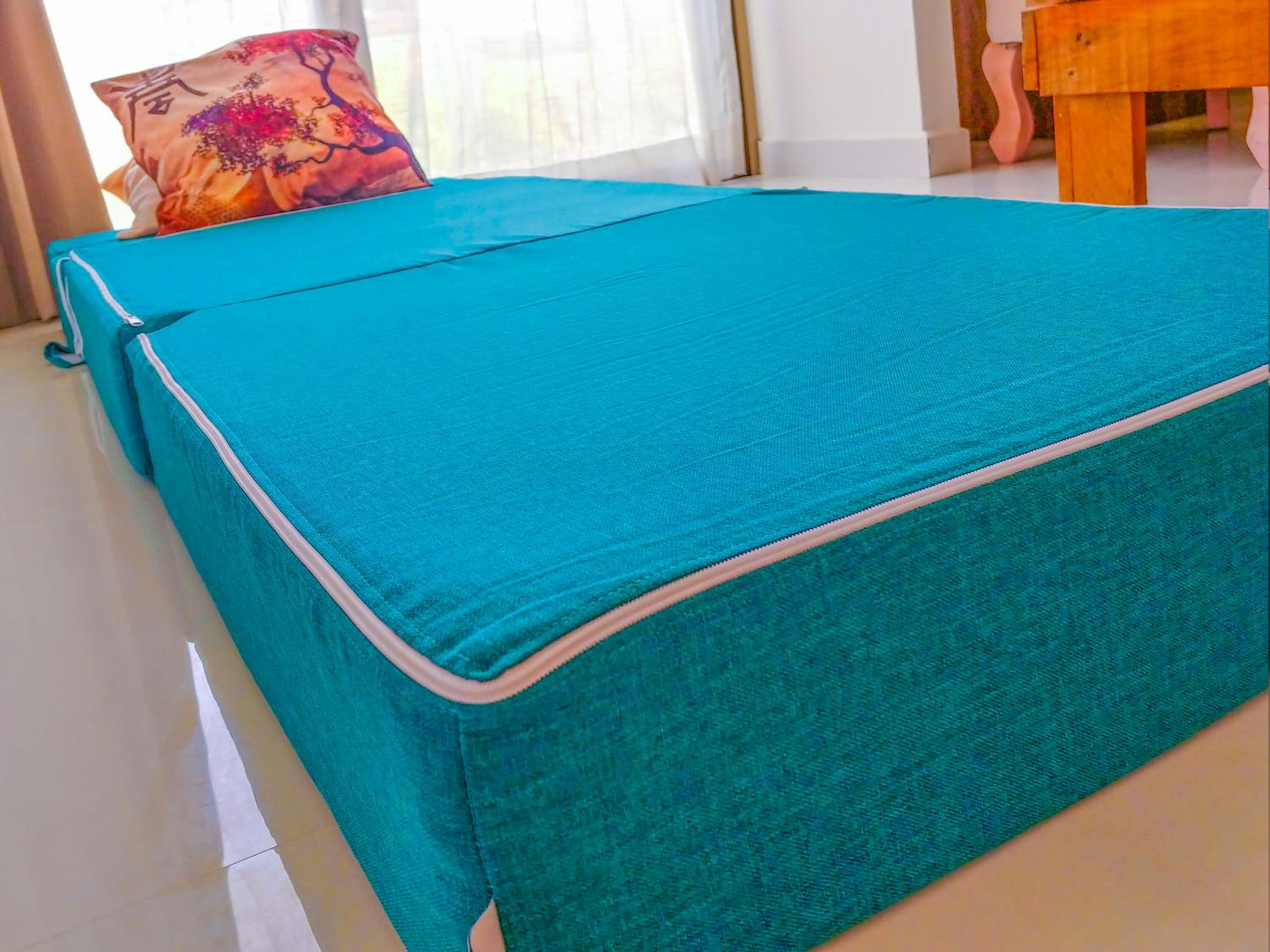Romantic Escape 1 Bedroom 500m from Beach King Bed Pool Gym Fast WiFi 204