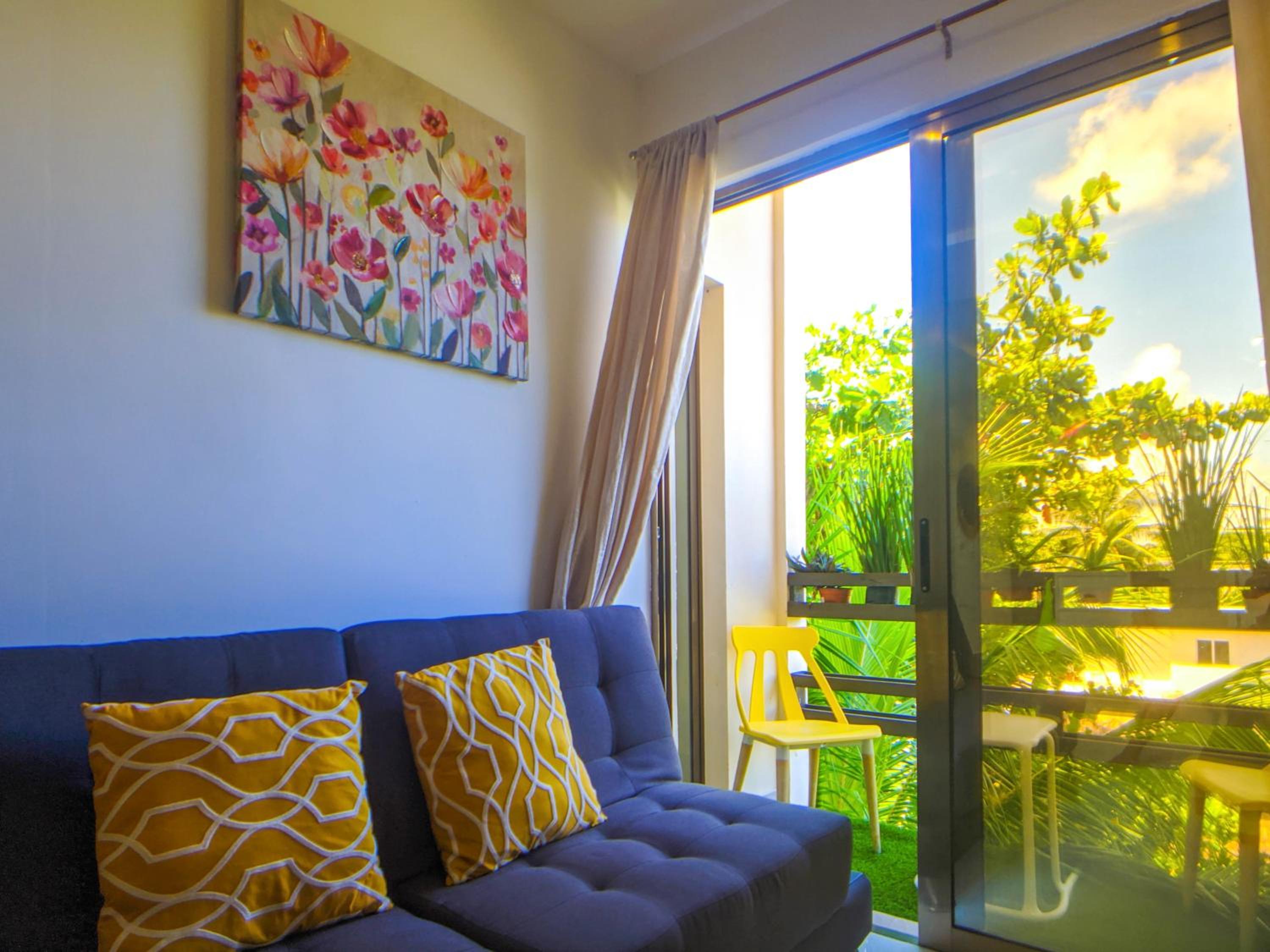 200m to Beach & 5th Ave Cozy & Peaceful Patio Suite AC Fast WiFi Great Value UVA15