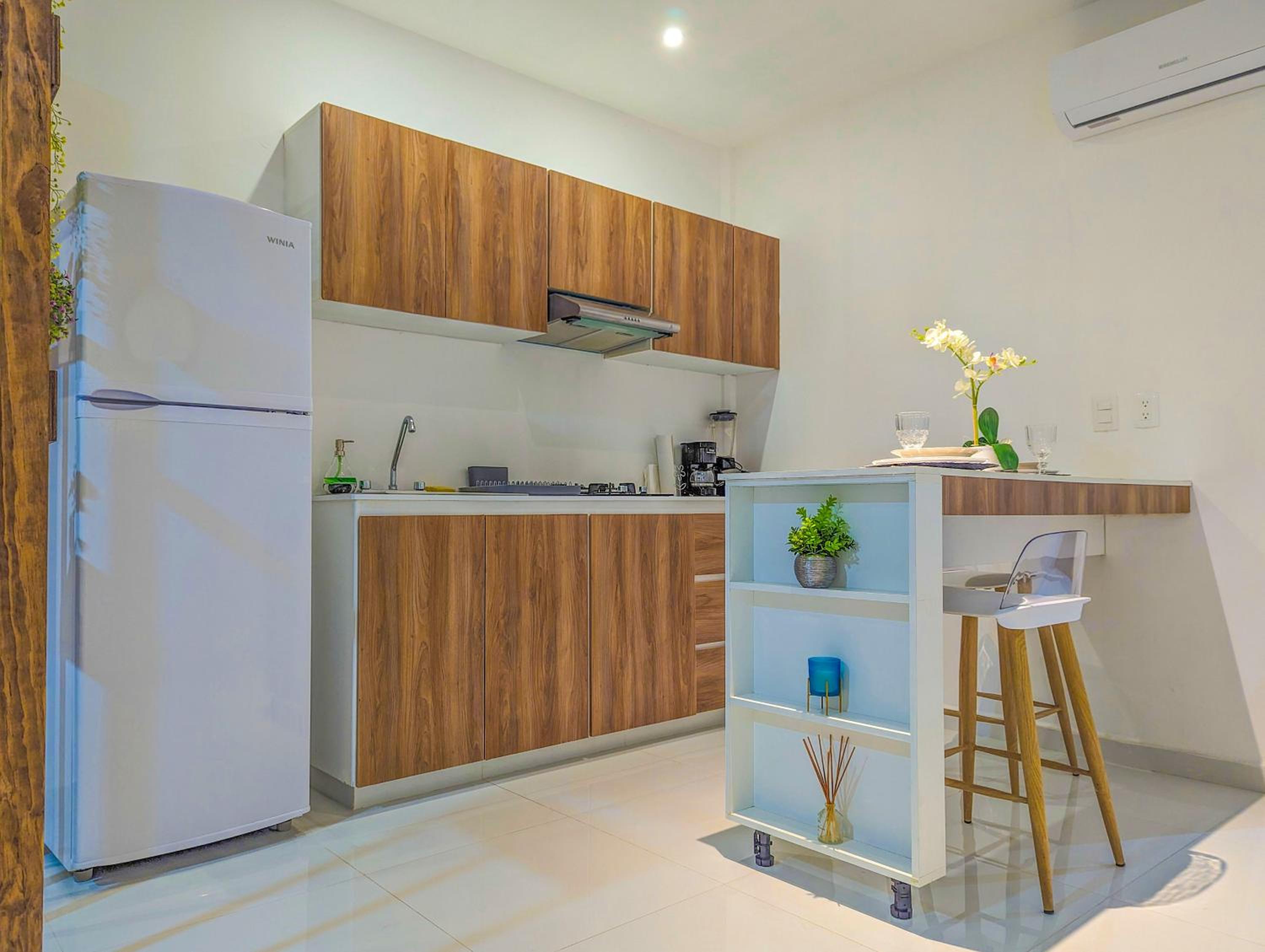 Remote Work in Cozy & Peaceful Suite Steps to Beach & 5th Ave Patio Fast WiFi AC UVA14