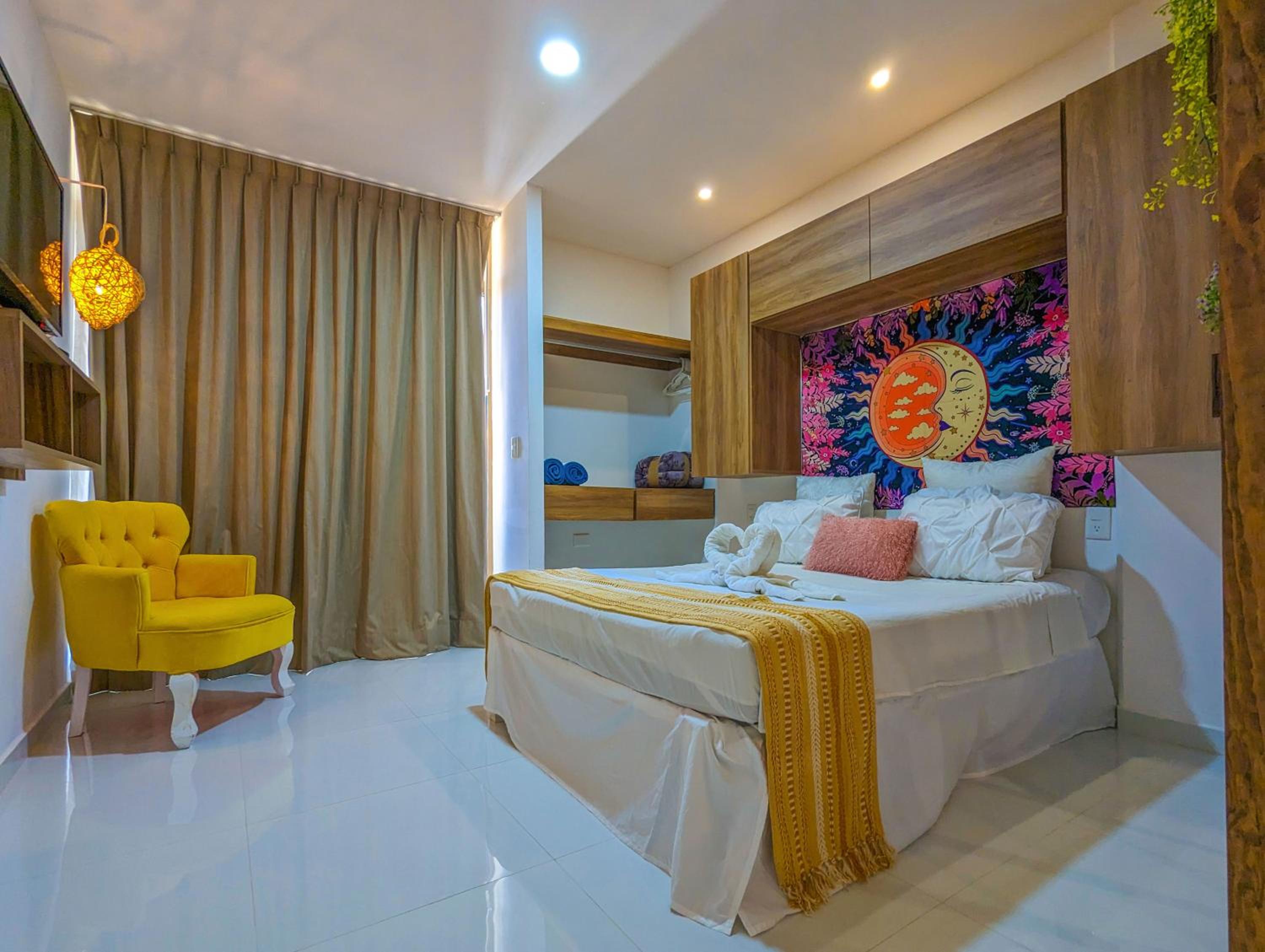 Remote Work in Cozy & Peaceful Suite Steps to Beach & 5th Ave Patio Fast WiFi AC UVA14