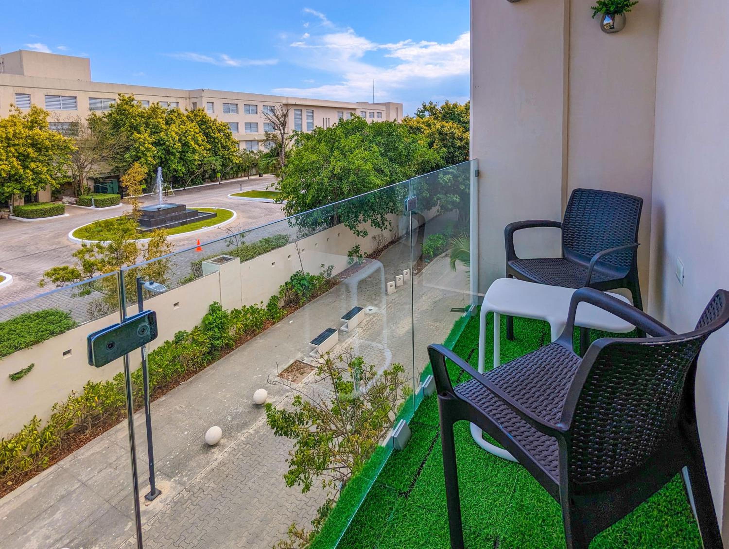 Remote Work in Cozy & Peaceful Suite Steps to Beach & 5th Ave Patio Fast WiFi AC UVA14