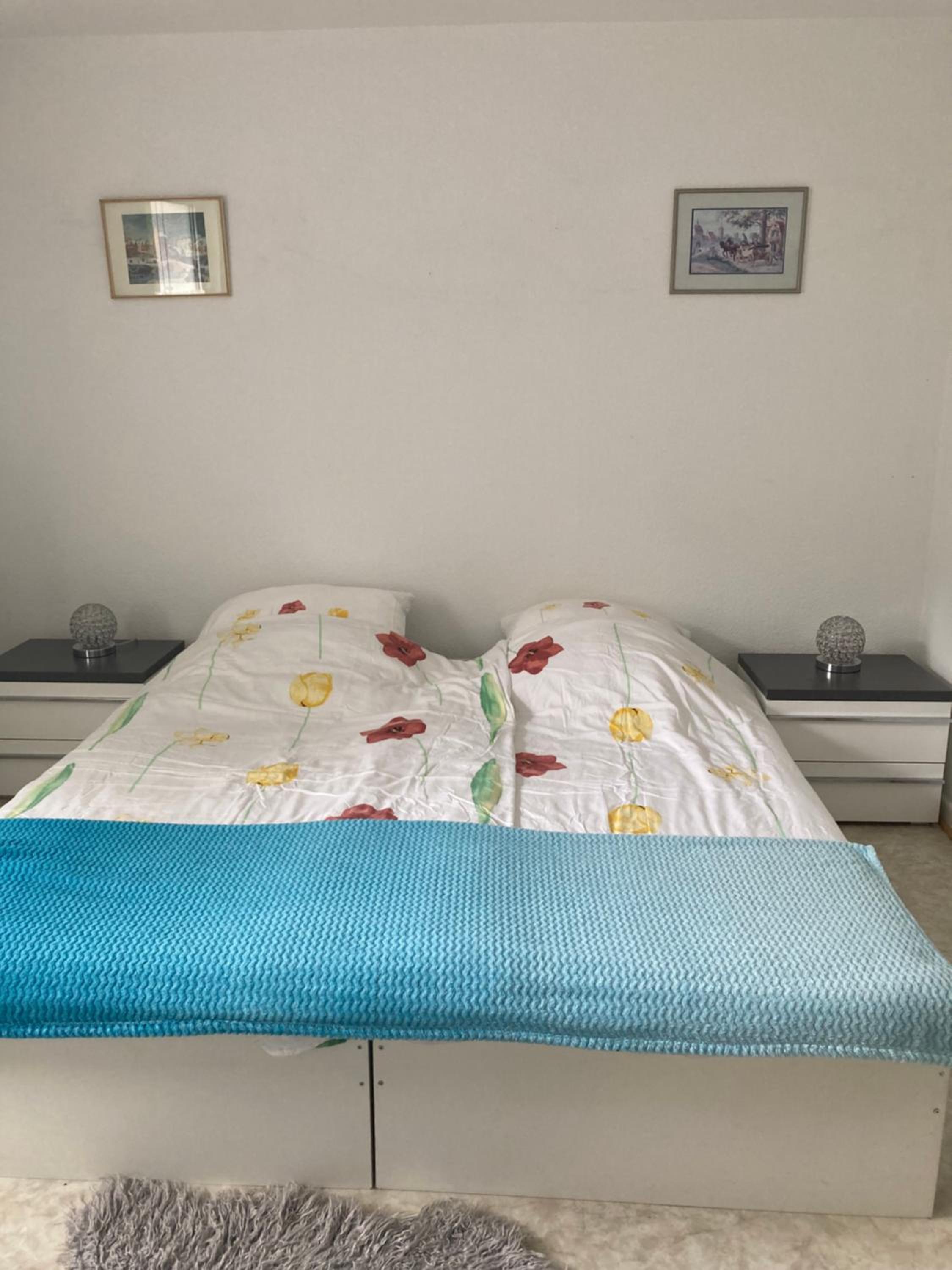 Self check in Apartment 42 m Schlafzimmer eigenes Badezimmer mit Badewanne Kochecke mit Esszimmer im Einfamilienhaus eigenes Badezimmer keine Ferienwohnung