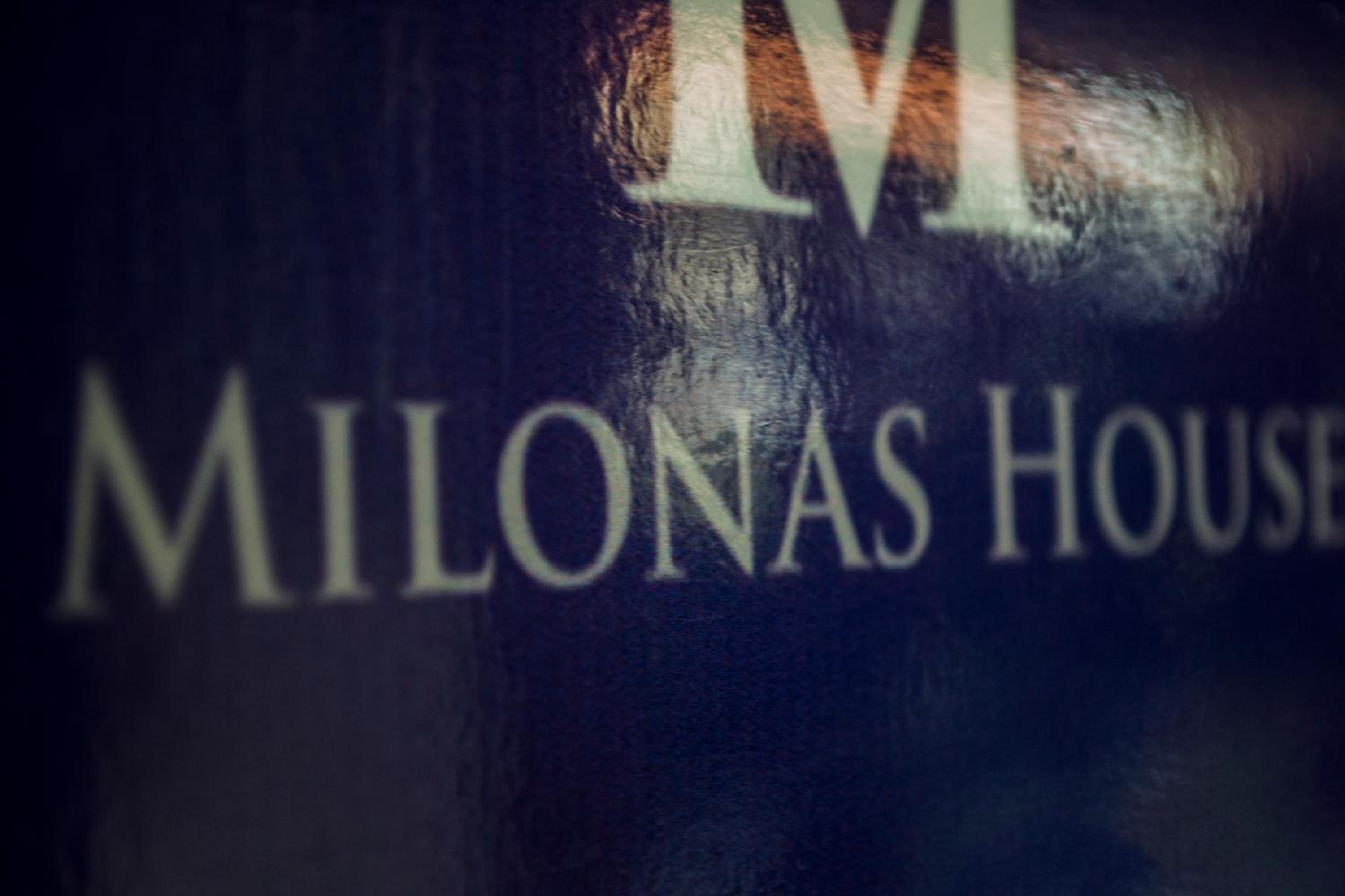 Milonas House Apartments