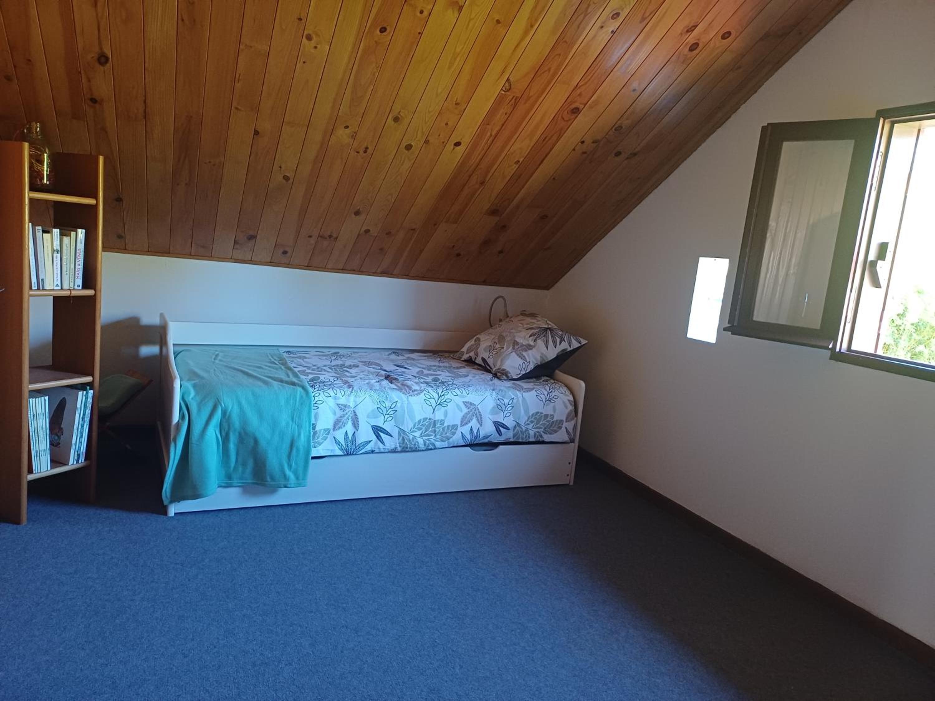 Lit simple en chambre partagée au Domaine de Baradoz