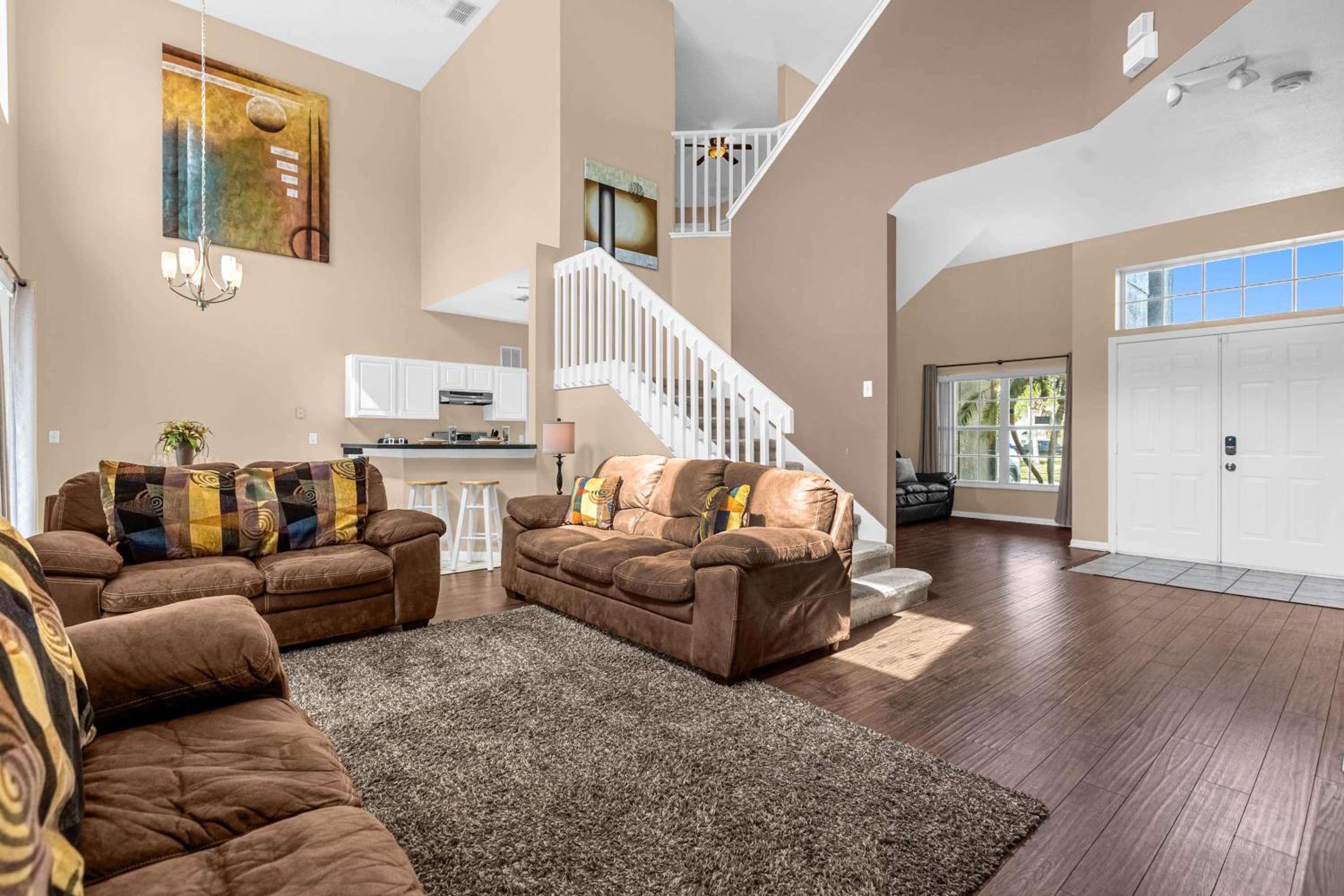 Upstay Home w Pool Hot Tub & Patio - Pet Friendly