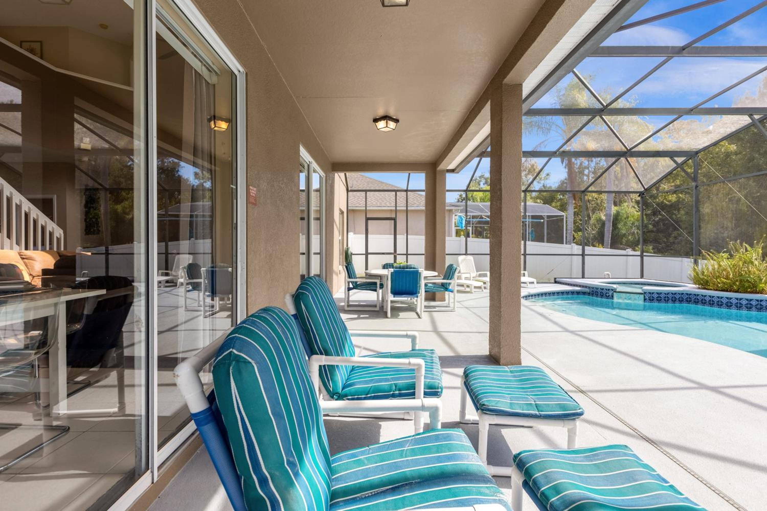 Upstay Home w Pool Hot Tub & Patio - Pet Friendly