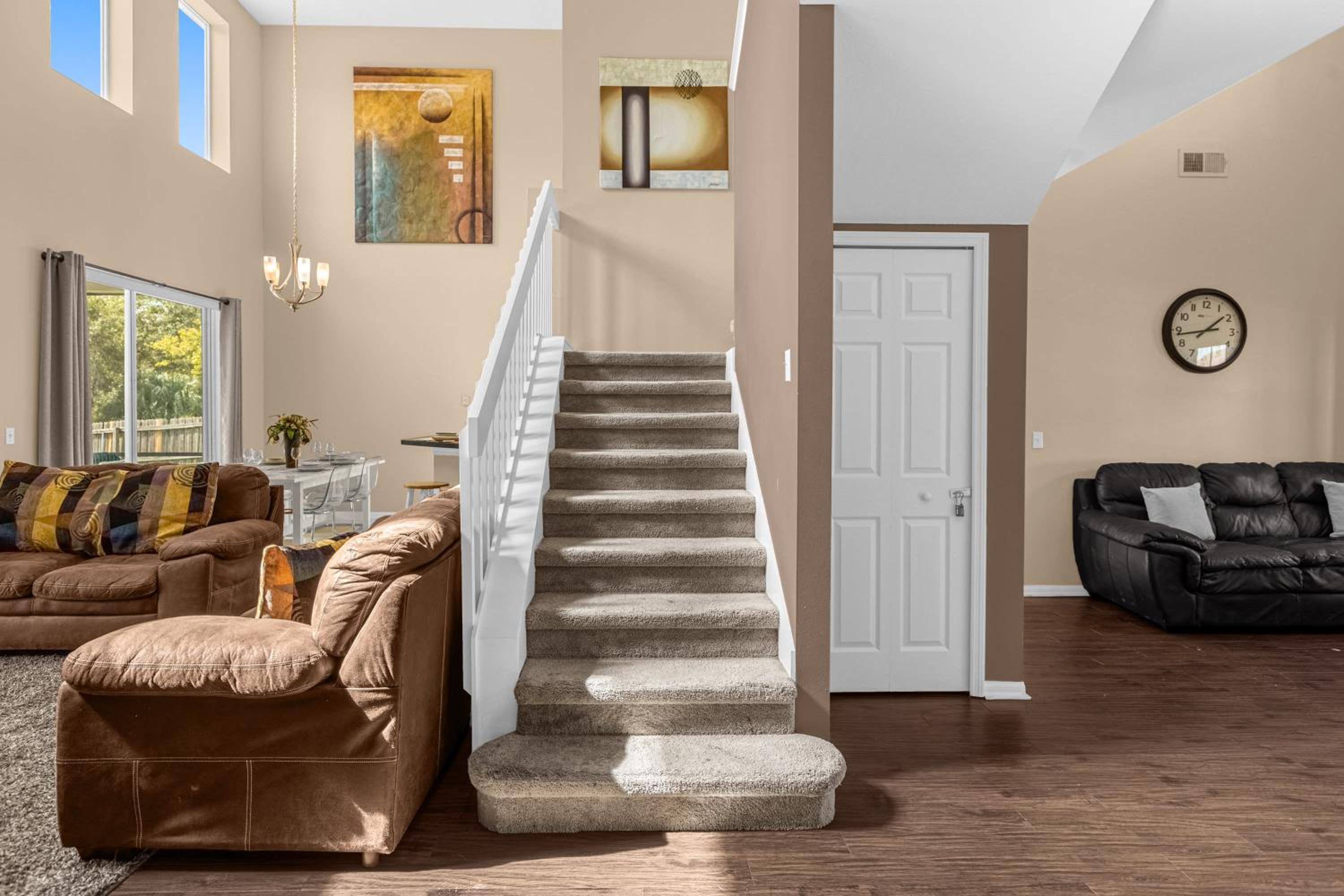 Upstay Home w Pool Hot Tub & Patio - Pet Friendly