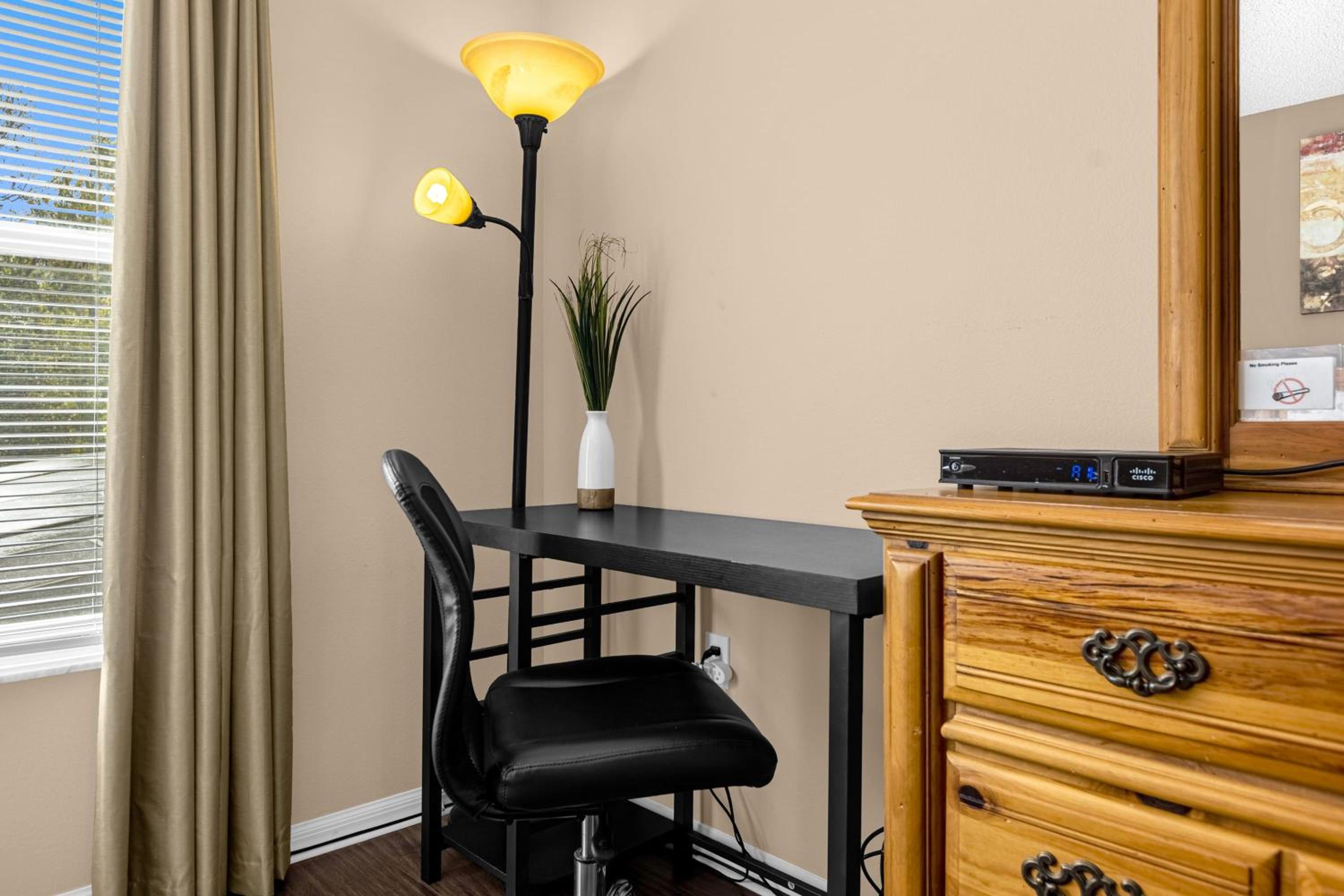 Upstay Home w Pool Hot Tub & Patio - Pet Friendly