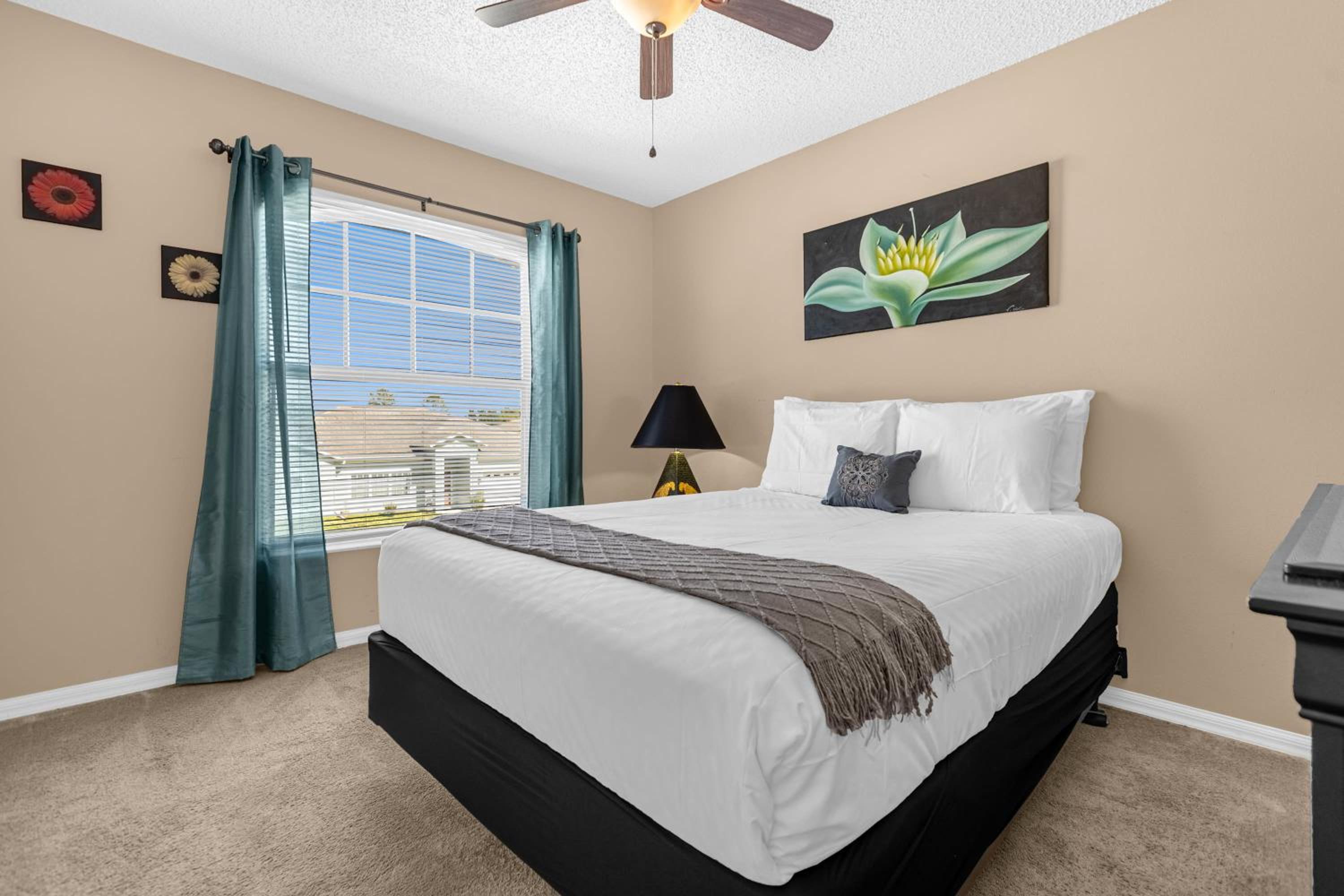 Upstay Home w Pool Hot Tub & Patio - Pet Friendly