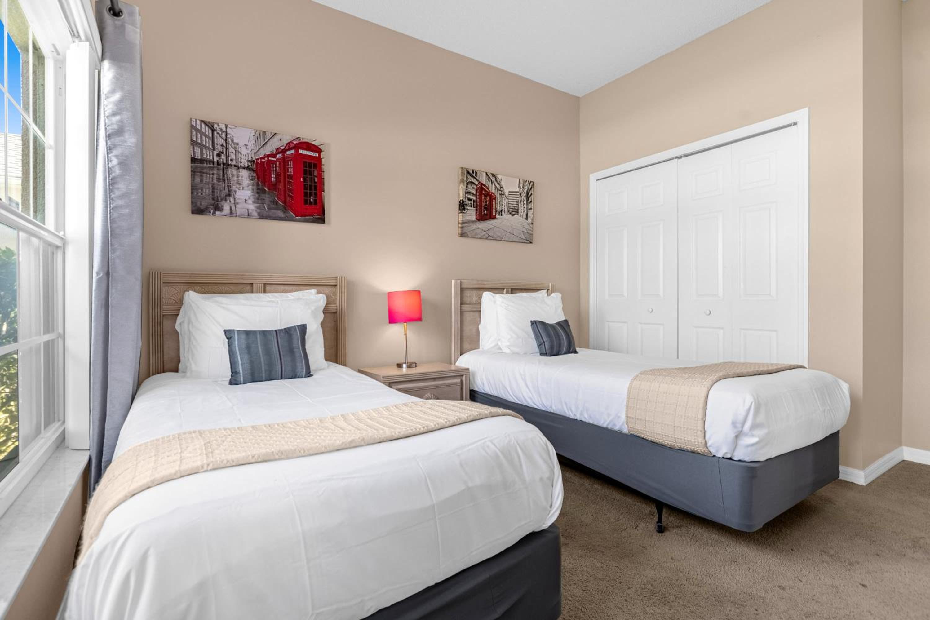 Upstay Home w Pool Hot Tub & Patio - Pet Friendly