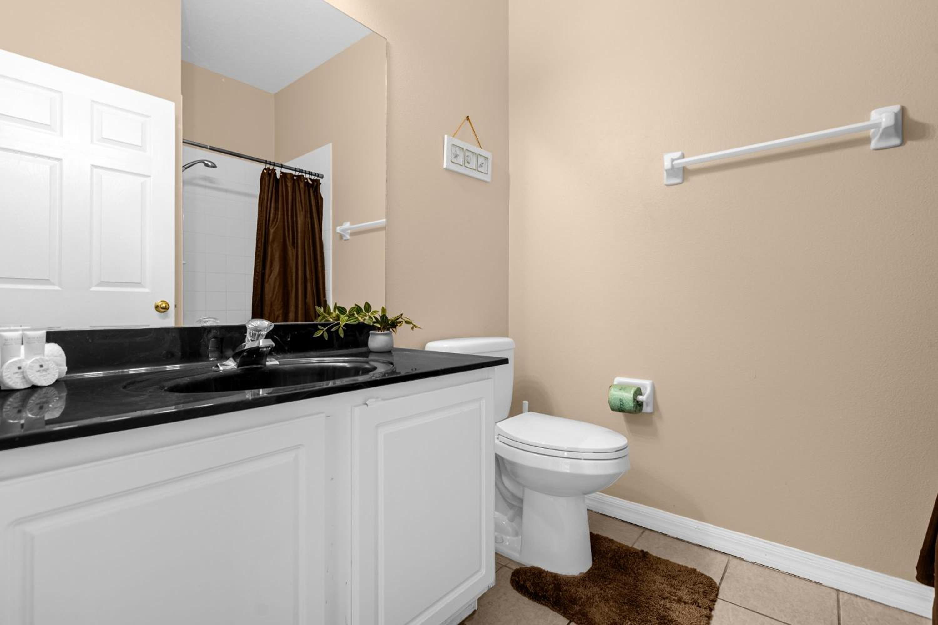 Upstay Home w Pool Hot Tub & Patio - Pet Friendly