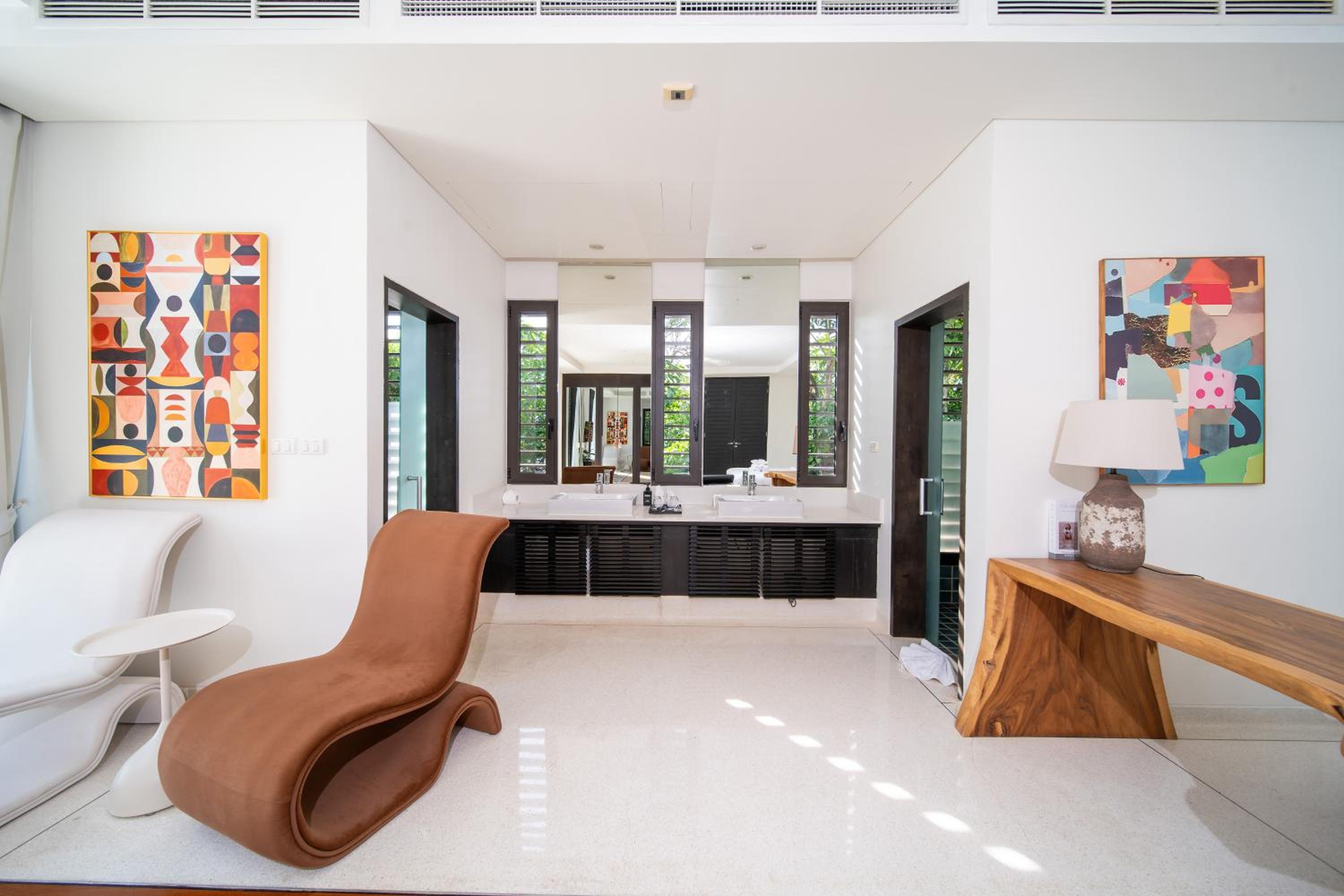 Villa Serenity -30 meter Pool & 6 Bedroom with Cinema Room and Gym