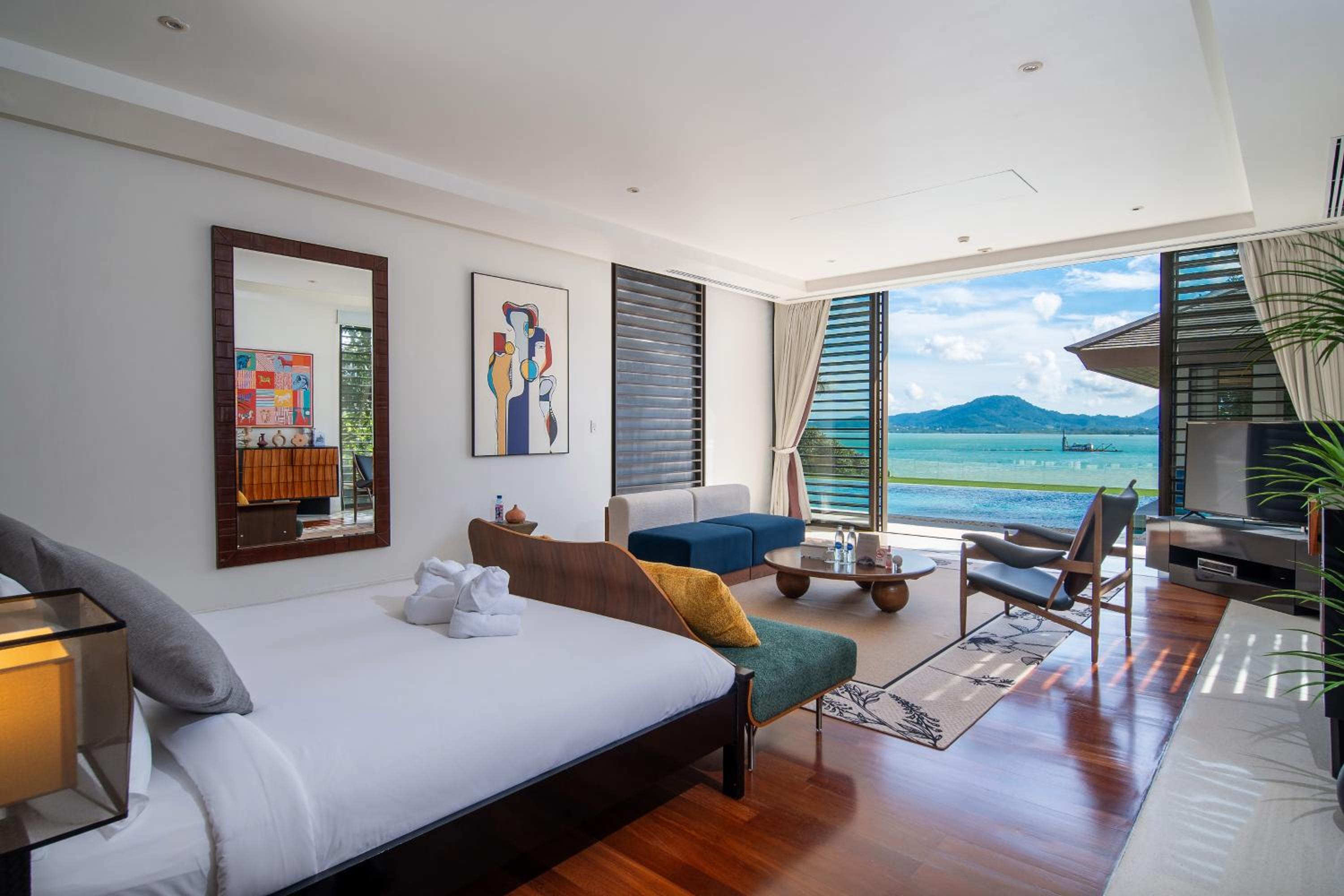 Villa Serenity -30 meter Pool & 6 Bedroom with Cinema Room and Gym