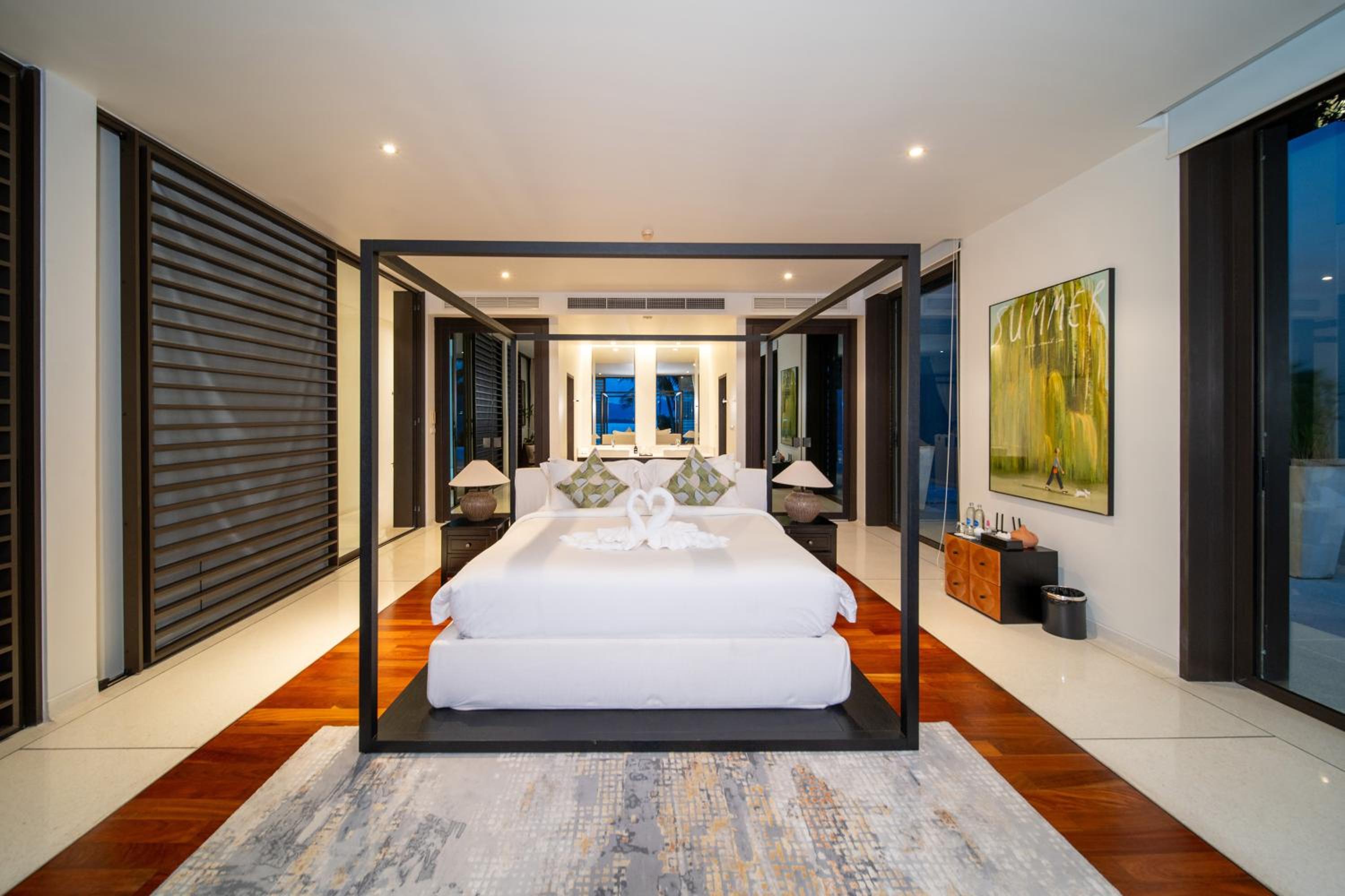 Villa Serenity -30 meter Pool & 6 Bedroom with Cinema Room and Gym