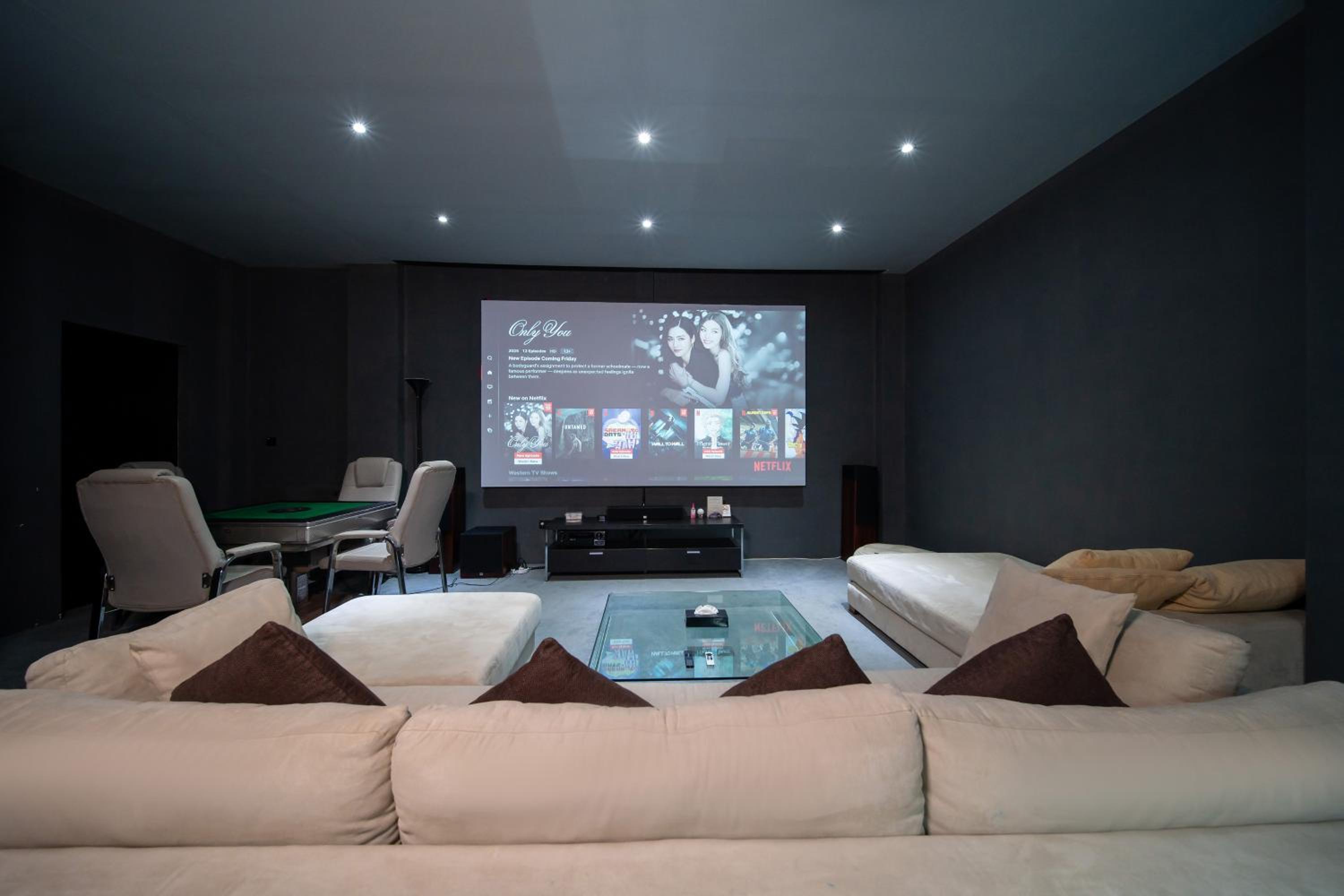 Villa Serenity -30 meter Pool & 6 Bedroom with Cinema Room and Gym