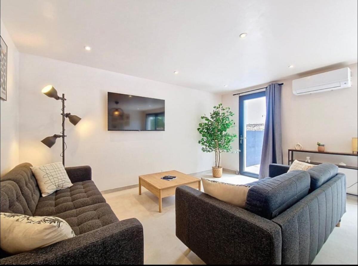 Le Clos Saint-Maximin - 2 villas, 2 piscines, 12 pers