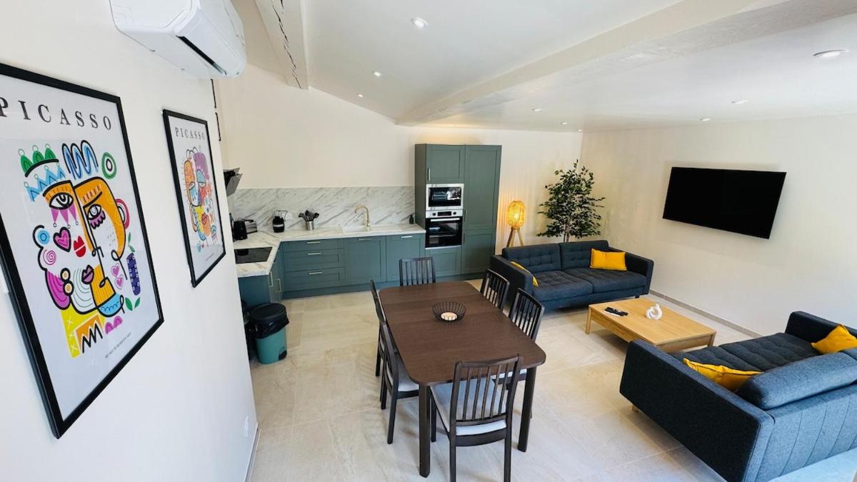 Le Clos Saint-Maximin - 2 villas, 2 piscines, 12 pers