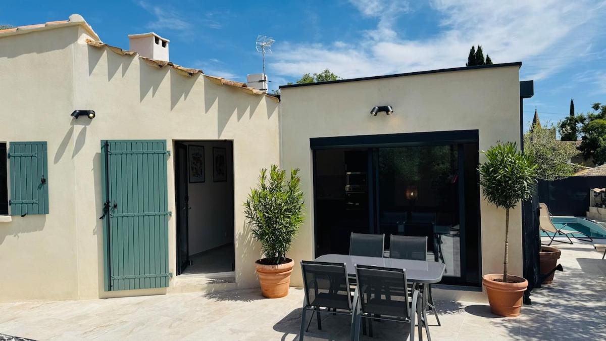 Le Clos Saint-Maximin - 2 villas, 2 piscines, 12 pers