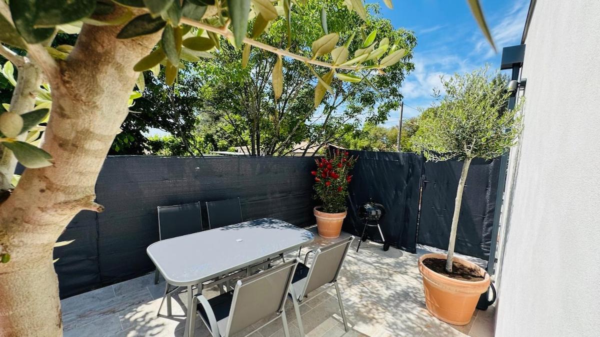 Le Clos Saint-Maximin - 2 villas, 2 piscines, 12 pers