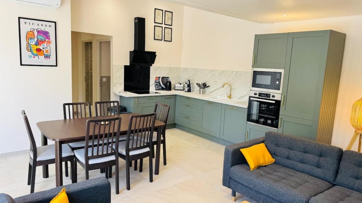 Le Clos Saint-Maximin - 2 villas, 2 piscines, 12 pers