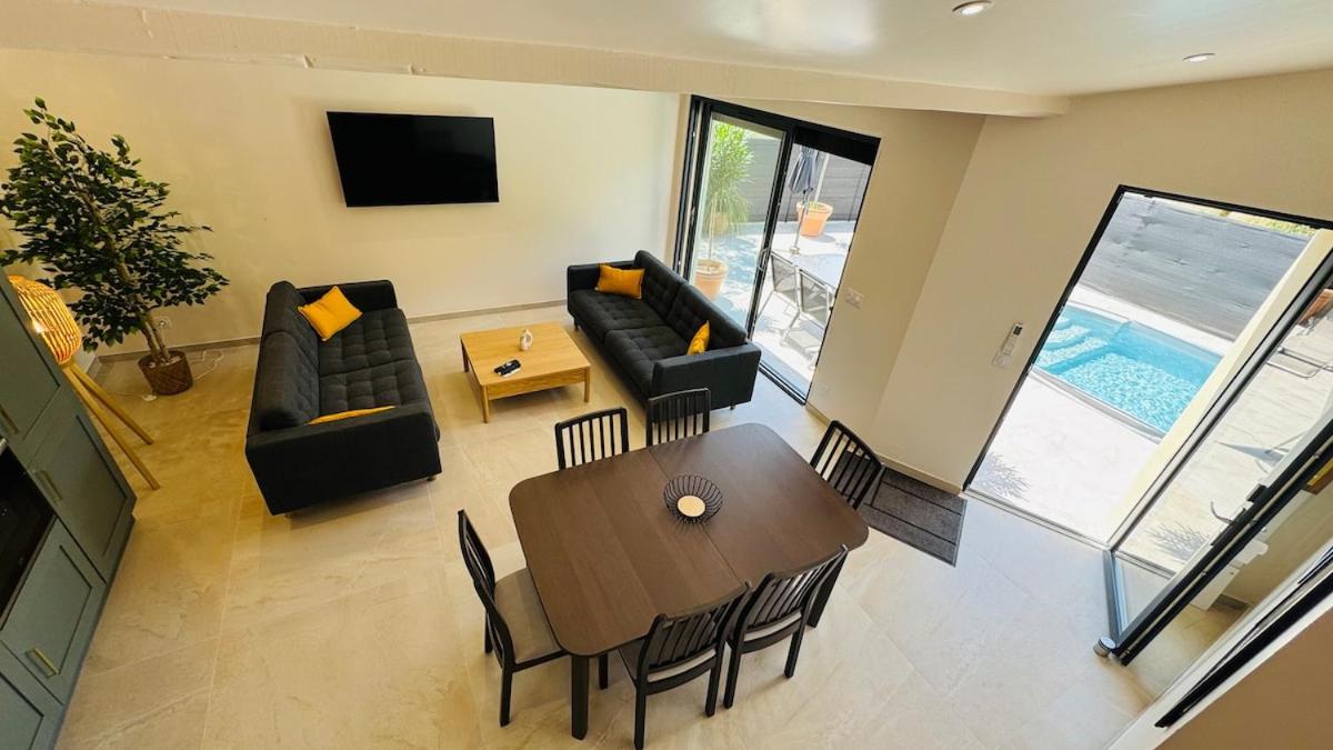 Le Clos Saint-Maximin - 2 villas, 2 piscines, 12 pers