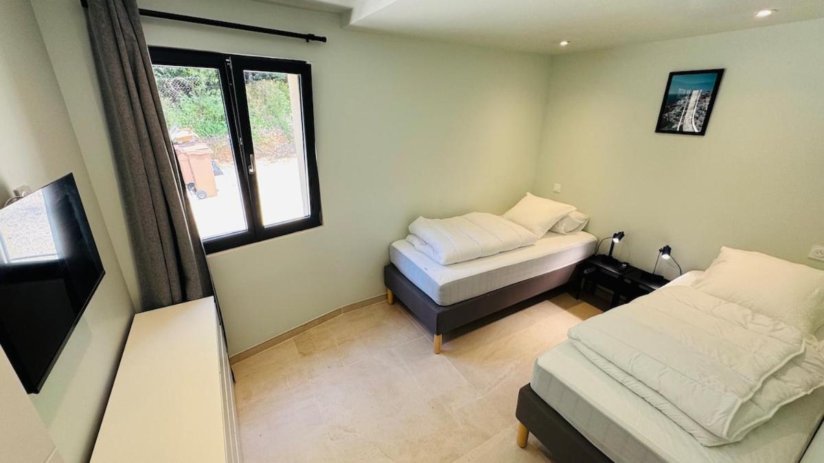 Le Clos Saint-Maximin - 2 villas, 2 piscines, 12 pers