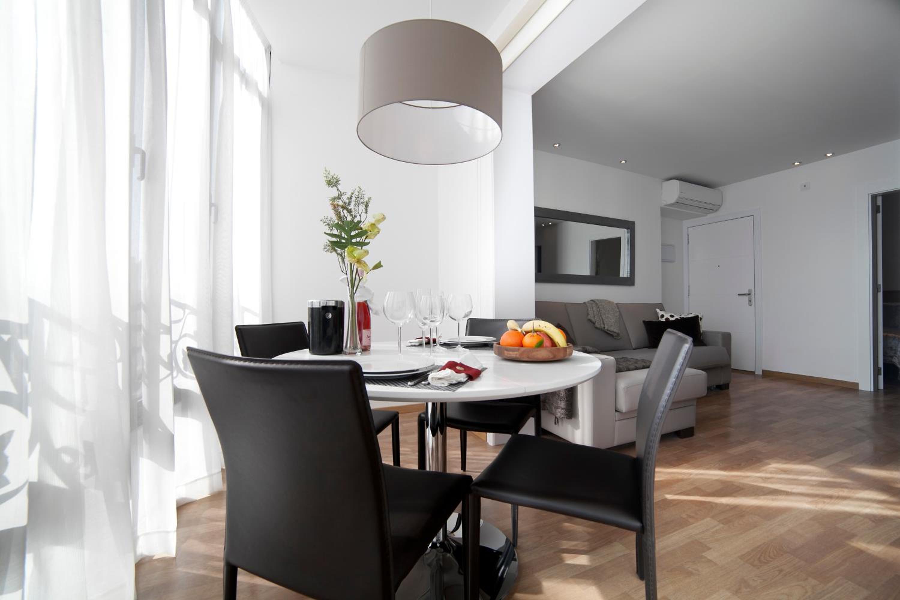 Serennia Apartamentos Ramblas - Plaça Catalunya