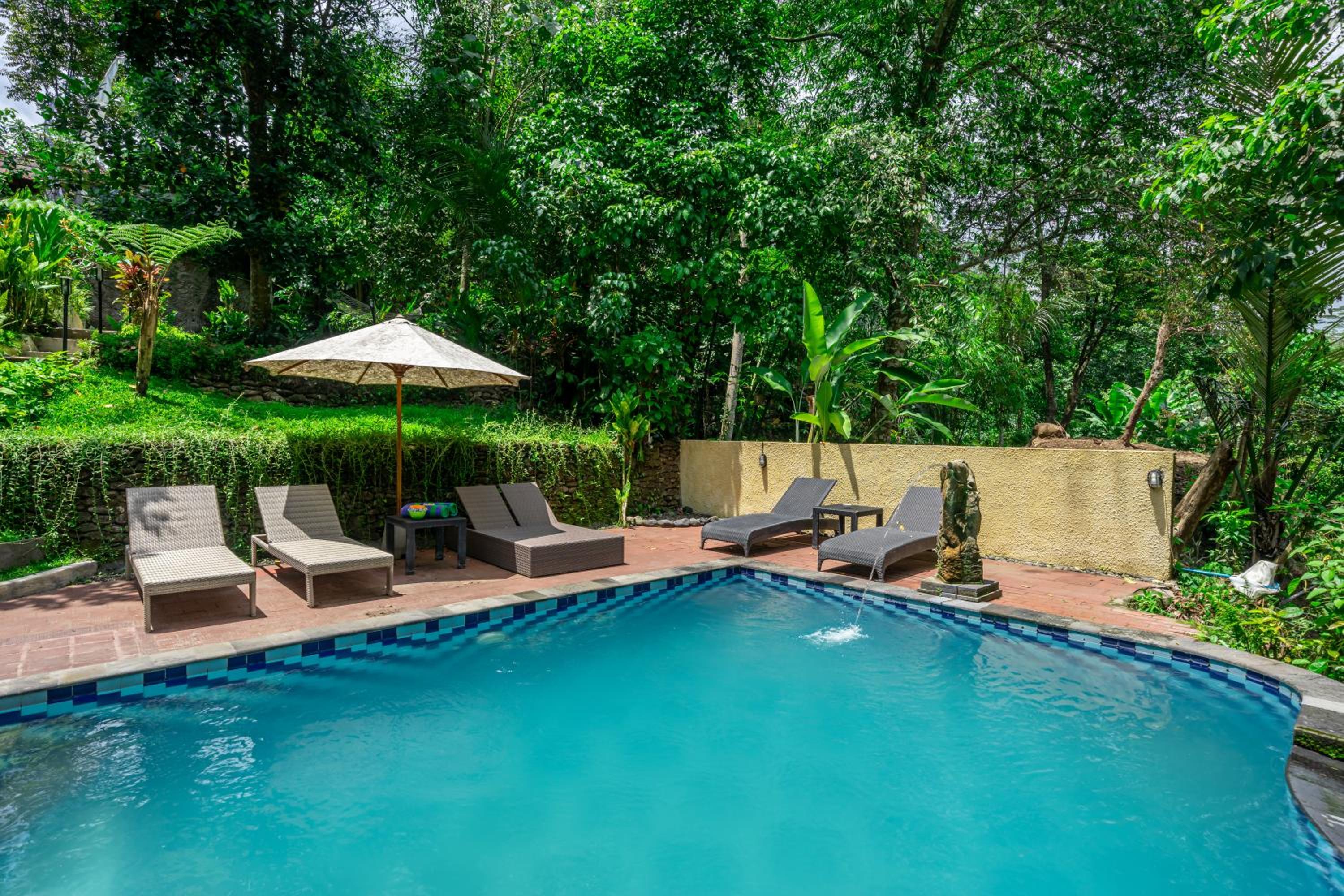 Jungle River 5 BR Villa- Pool, Yoga, Tubing Near Ubud