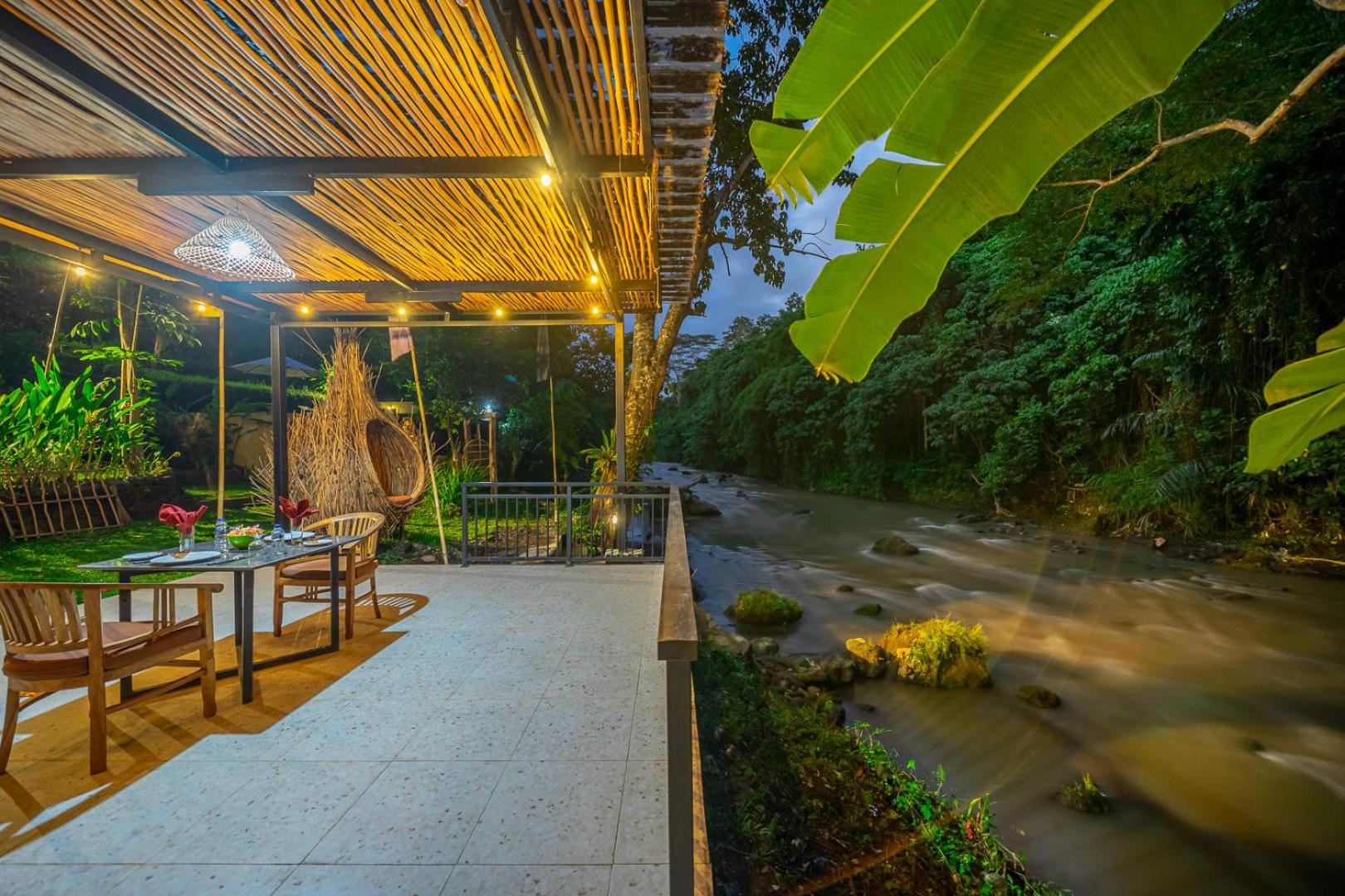 Jungle River 5 BR Villa- Pool, Yoga, Tubing Near Ubud