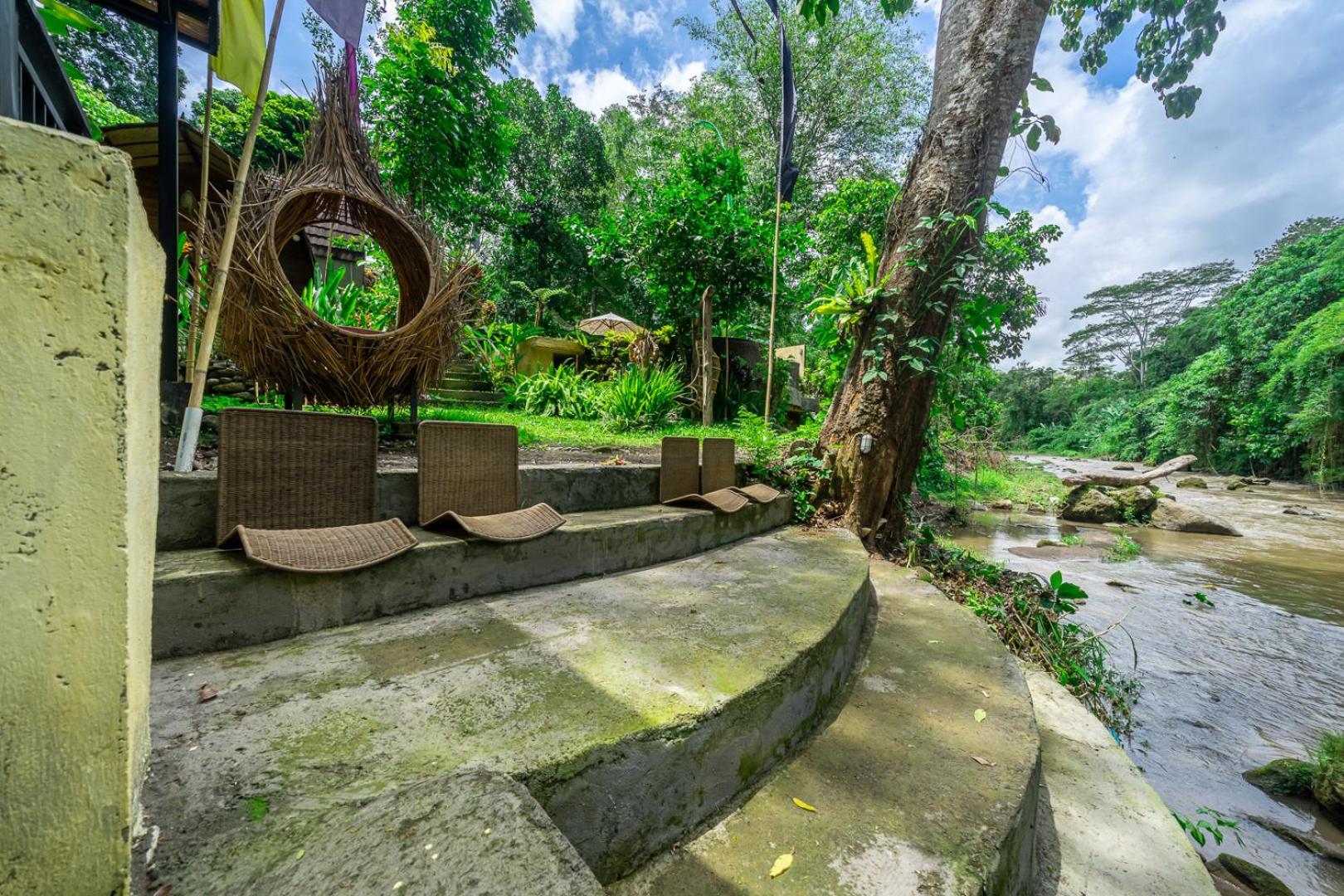 Jungle River 5 BR Villa- Pool, Yoga, Tubing Near Ubud