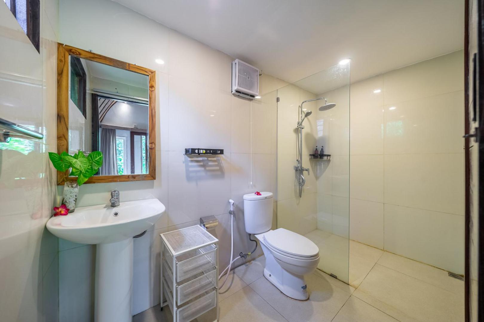Jungle River 5 BR Villa- Pool, Yoga, Tubing Near Ubud